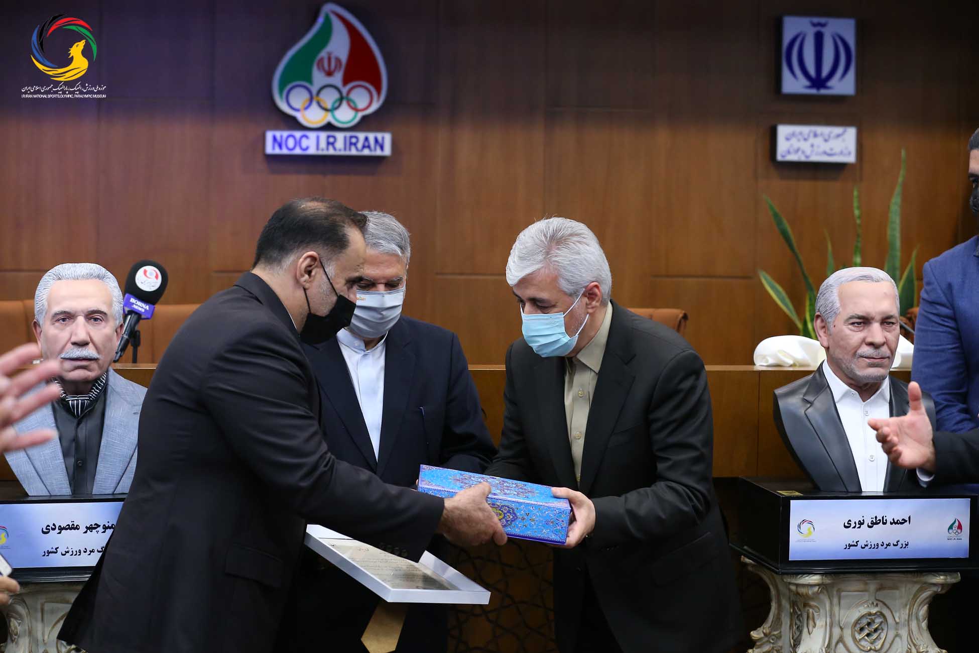 مراسم رونمایی از سردیس نام آوران بوکس کشور