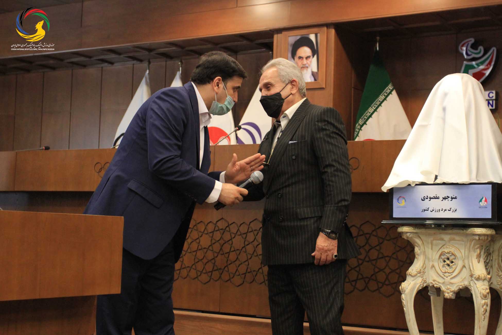 مراسم رونمایی از سردیس نام آوران بوکس کشور