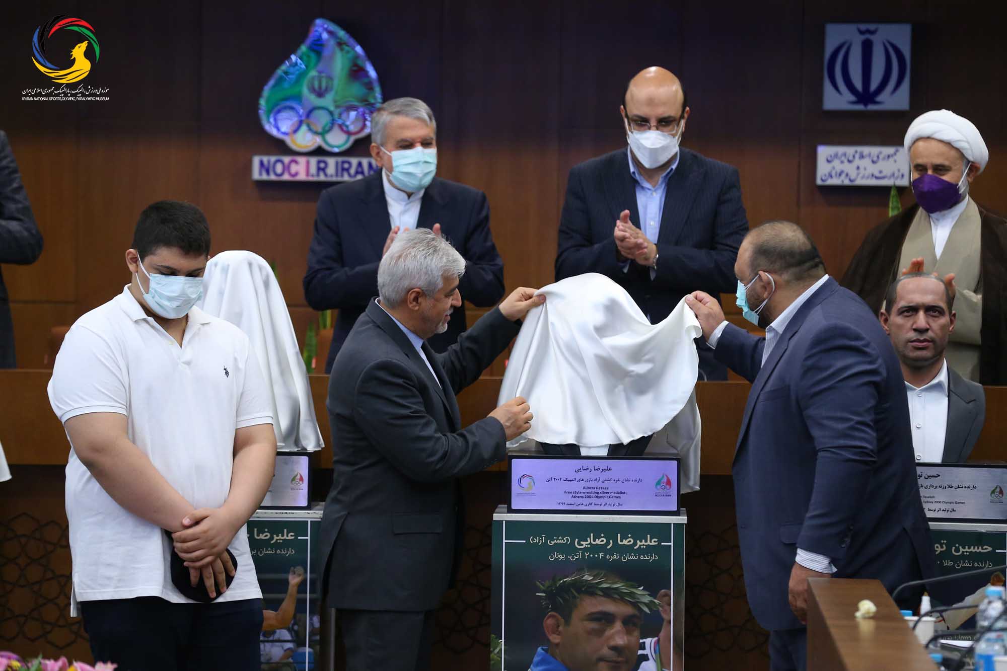 مراسم رونمایی از سردیس پنج تن از قهرمانان ورزش کشور