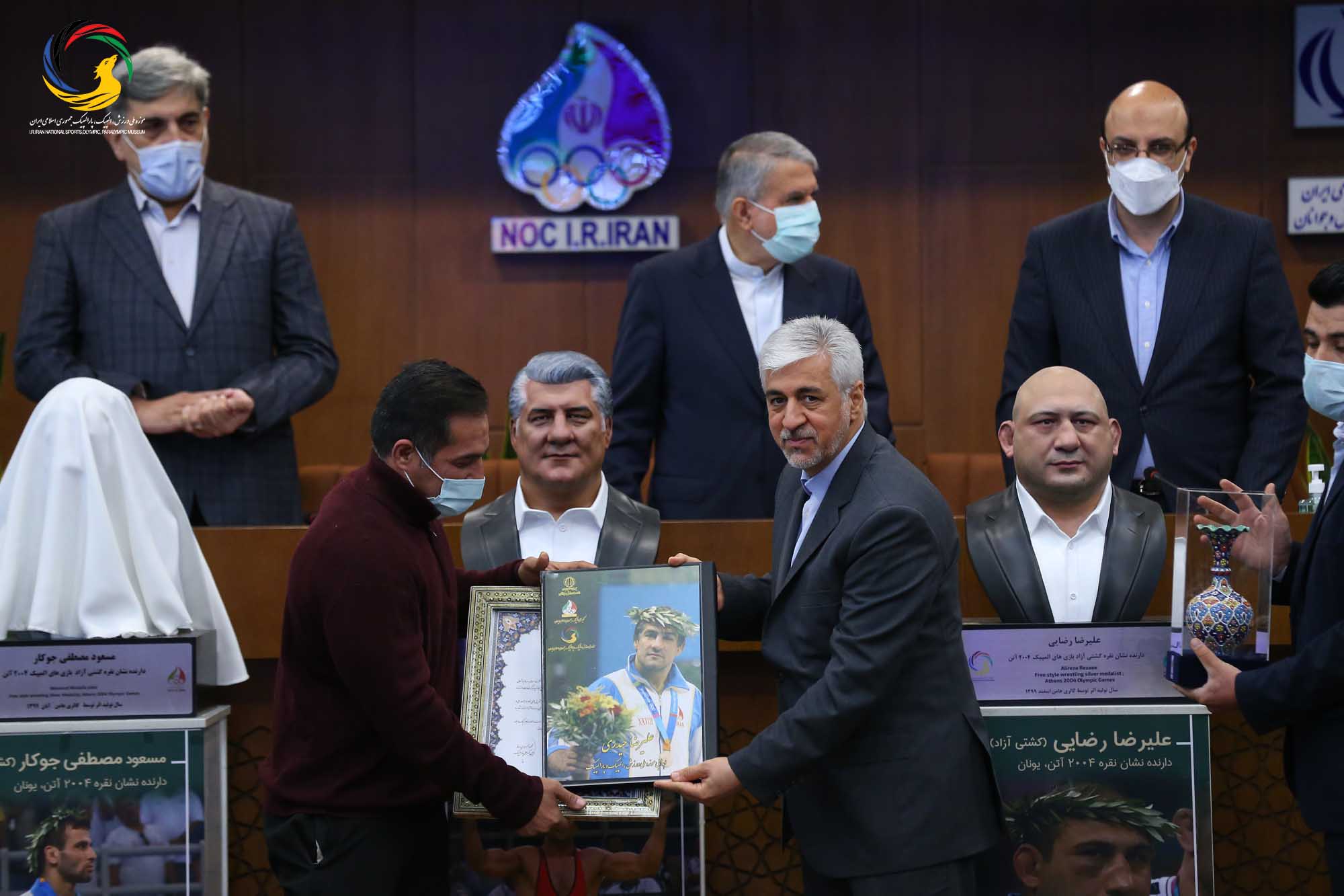 مراسم رونمایی از سردیس پنج تن از قهرمانان ورزش کشور