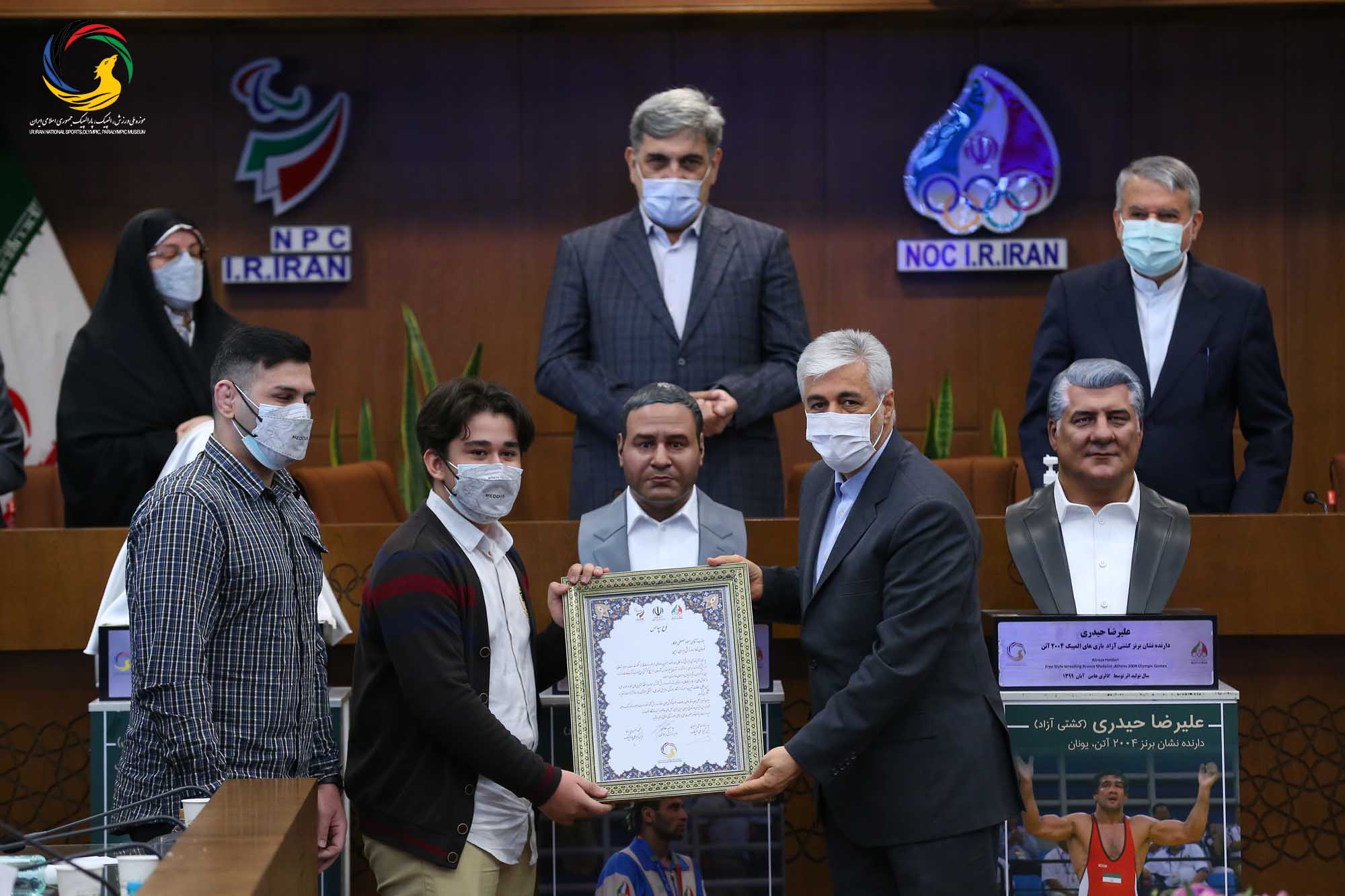 مراسم رونمایی از سردیس پنج تن از قهرمانان ورزش کشور