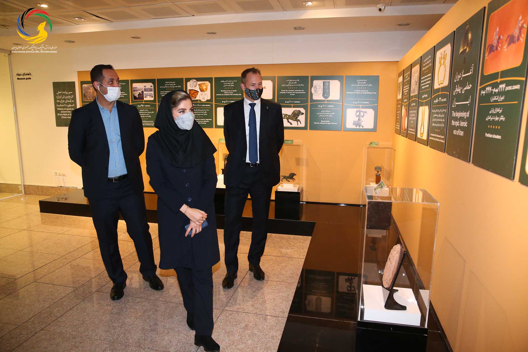 بازدید رئیس کمیته ملی المپیک مجارستان با هیئت همراه از موزه ملی ورزش، المپیک، پارالمپیک