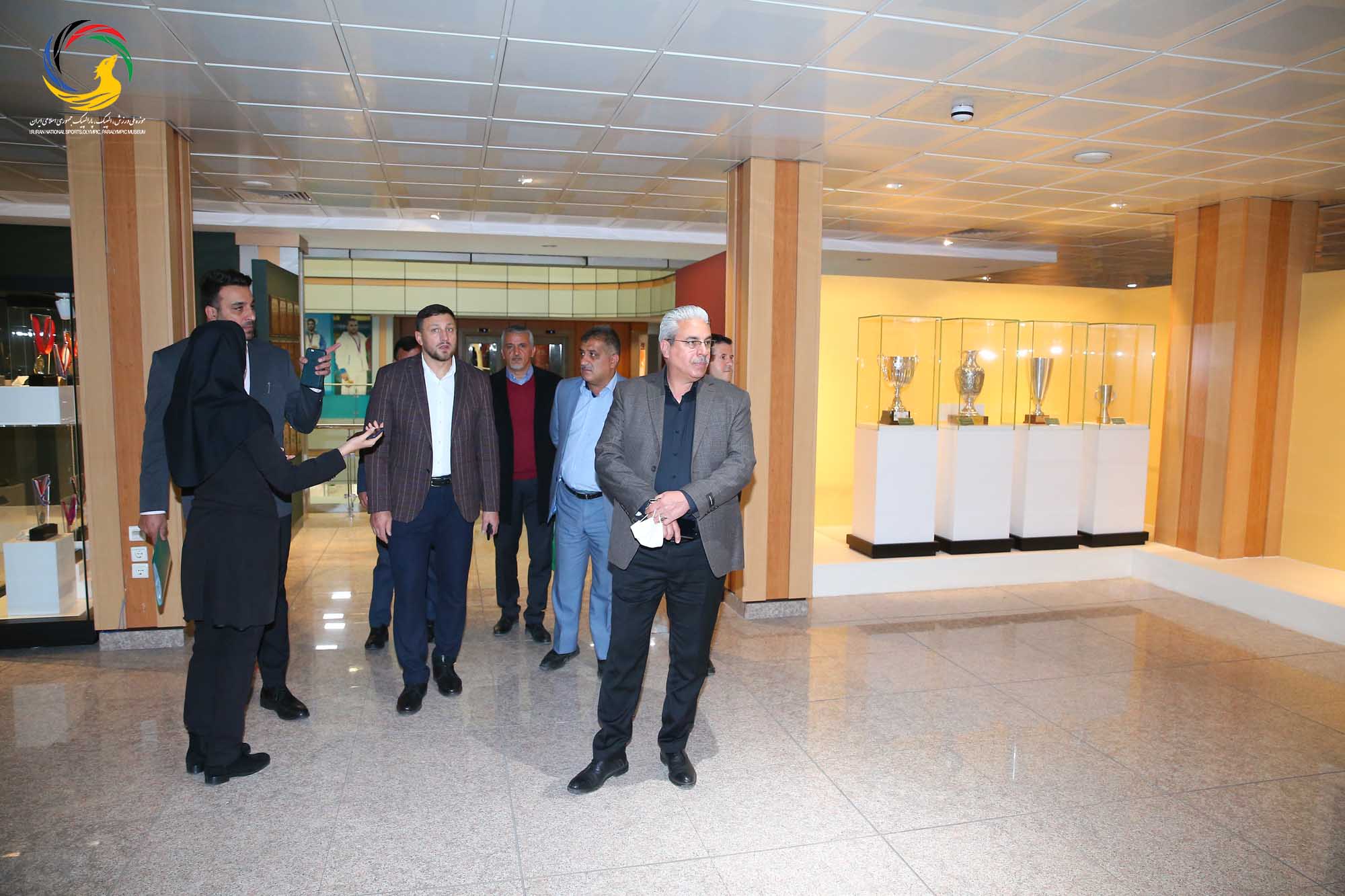 بازدید ایوان تیخن رئیس فدراسیون دو و میدانی بلاروس از موزه ملی ورزش، المپیک، پارالمپیک