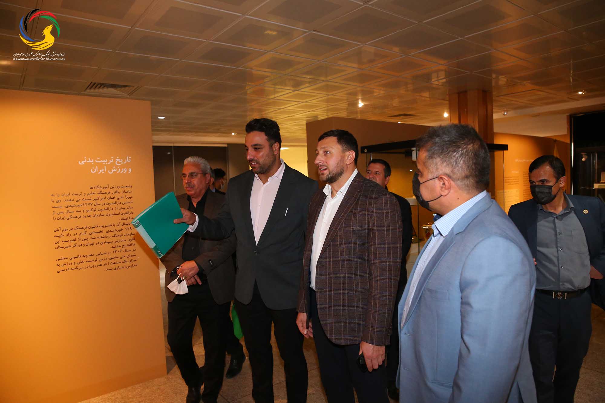 بازدید ایوان تیخن رئیس فدراسیون دو و میدانی بلاروس از موزه ملی ورزش، المپیک، پارالمپیک