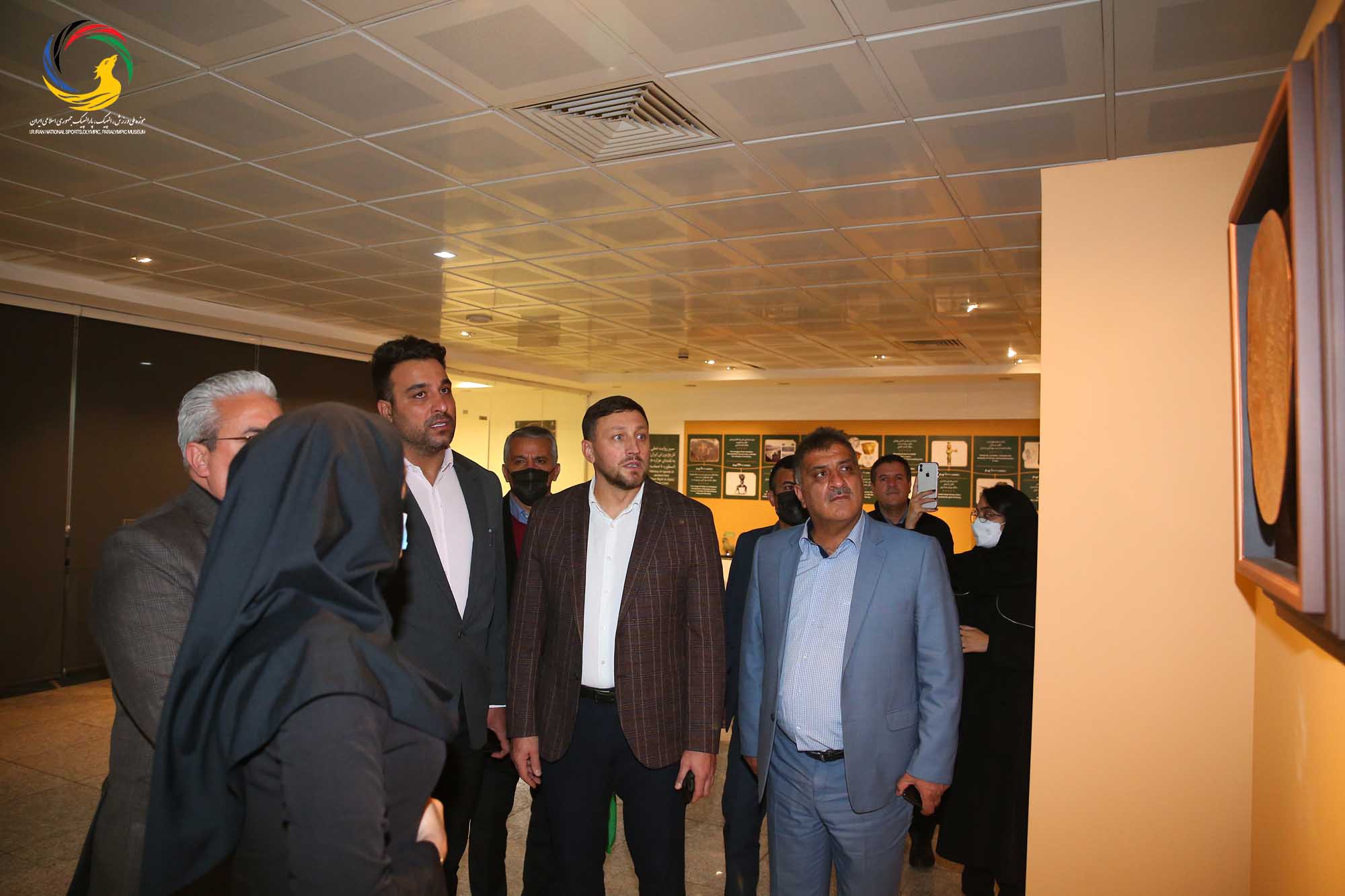 بازدید ایوان تیخن رئیس فدراسیون دو و میدانی بلاروس از موزه ملی ورزش، المپیک، پارالمپیک