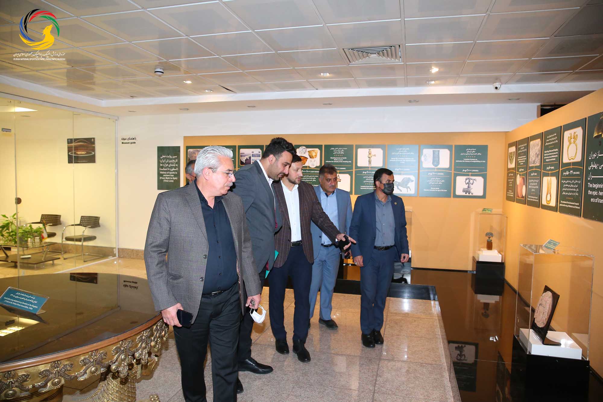بازدید ایوان تیخن رئیس فدراسیون دو و میدانی بلاروس از موزه ملی ورزش، المپیک، پارالمپیک