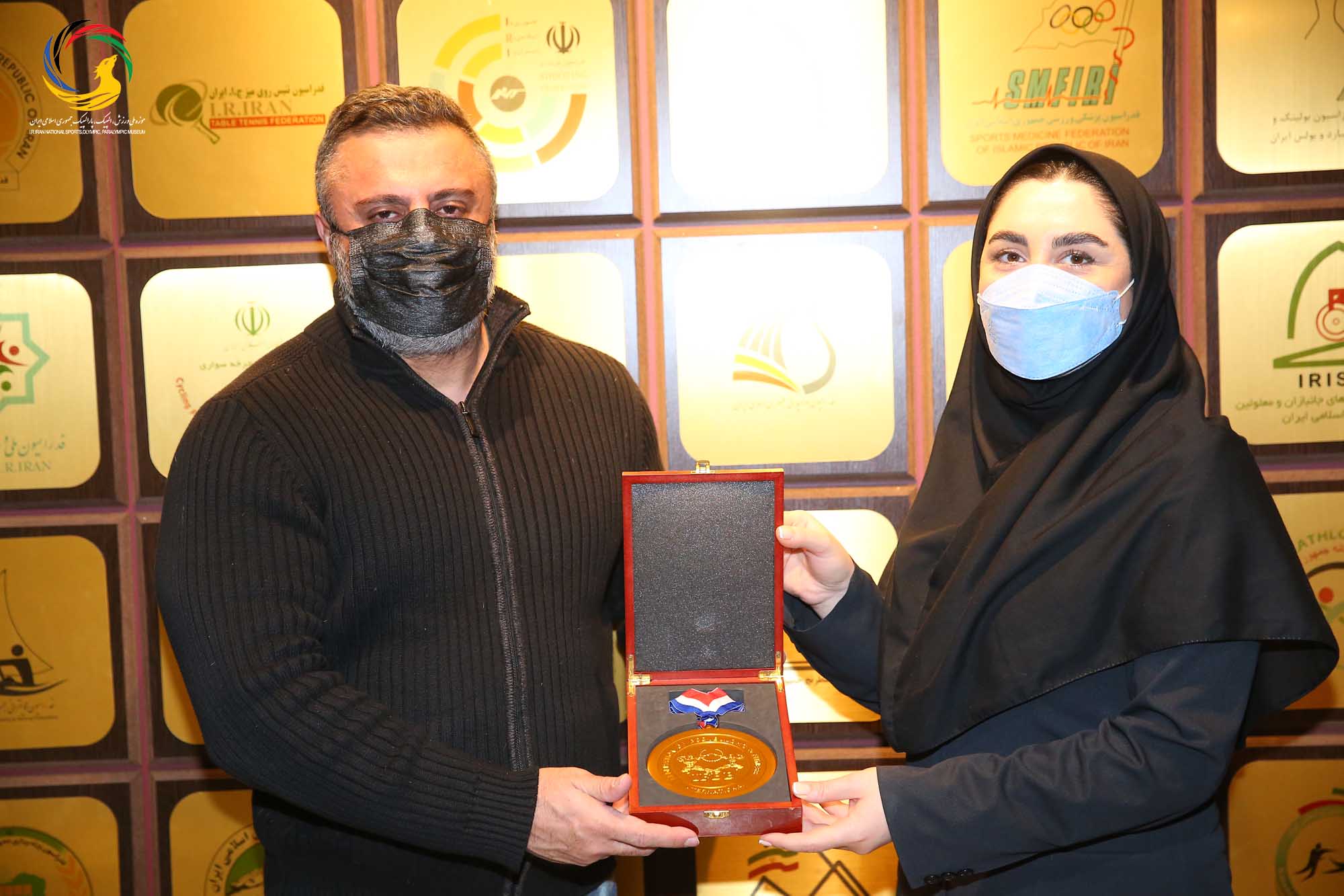 اهدایی اولین مدال طلای جهانی جوانان، پیشکسوتان و معلولین تاریخ پرورش اندام ۲۰۱۳ _ کاوه درودی