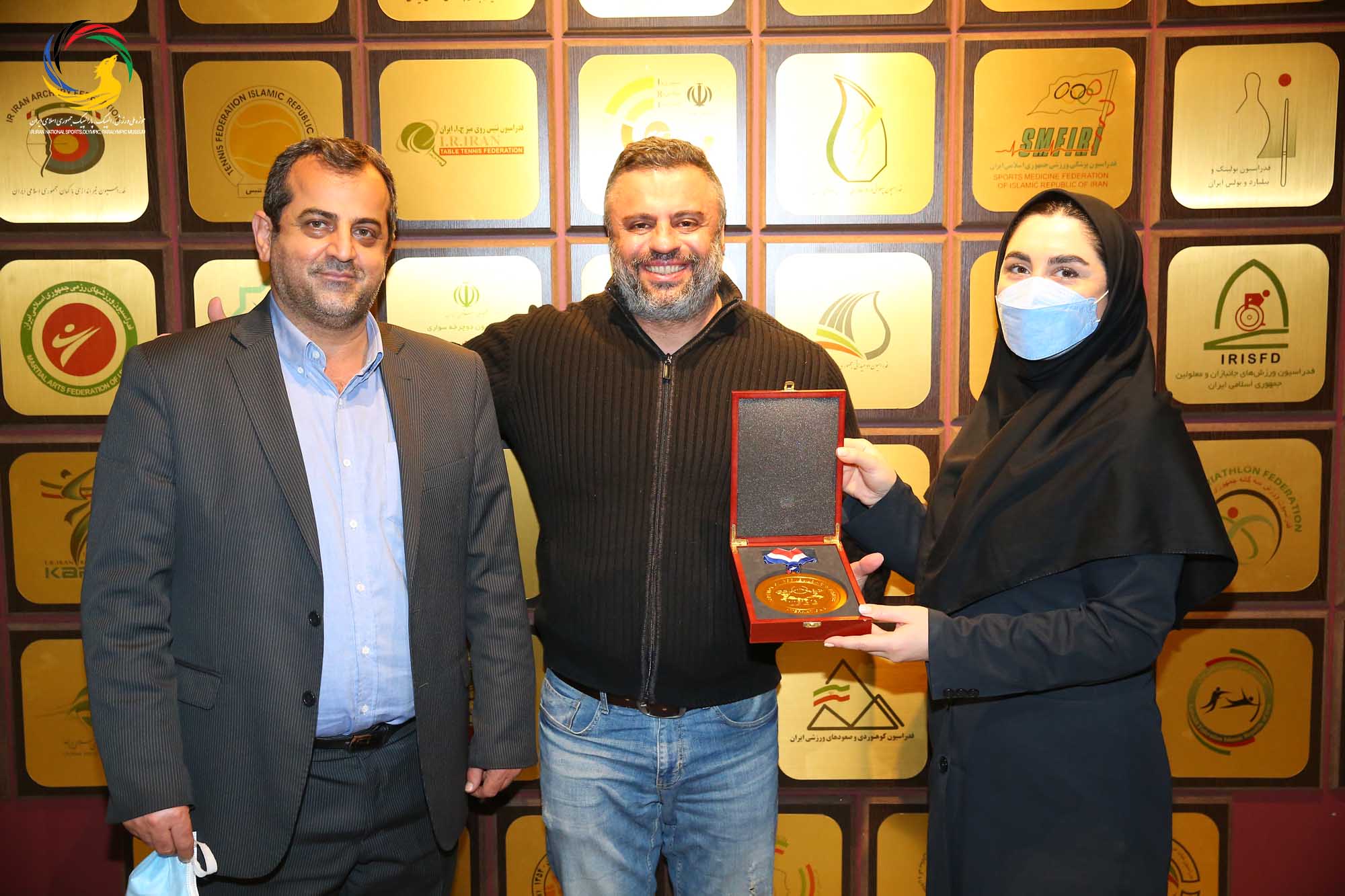 اهدایی اولین مدال طلای جهانی جوانان، پیشکسوتان و معلولین تاریخ پرورش اندام ۲۰۱۳ توسط کاوه درودی