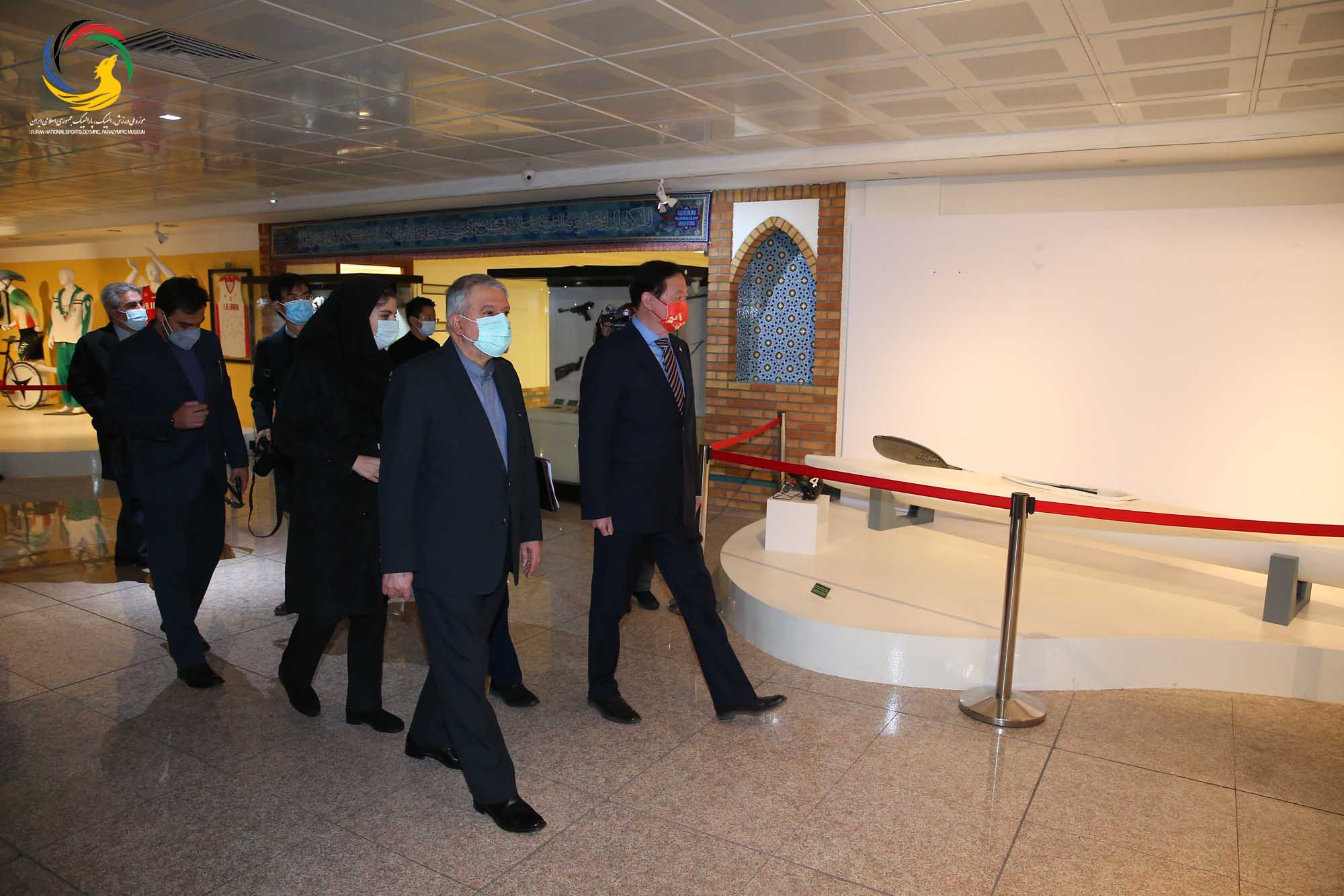بازدید سفیر کشور چین و هیئت همراه از موزه ملی ورزش، المپیک، پارالمپیک