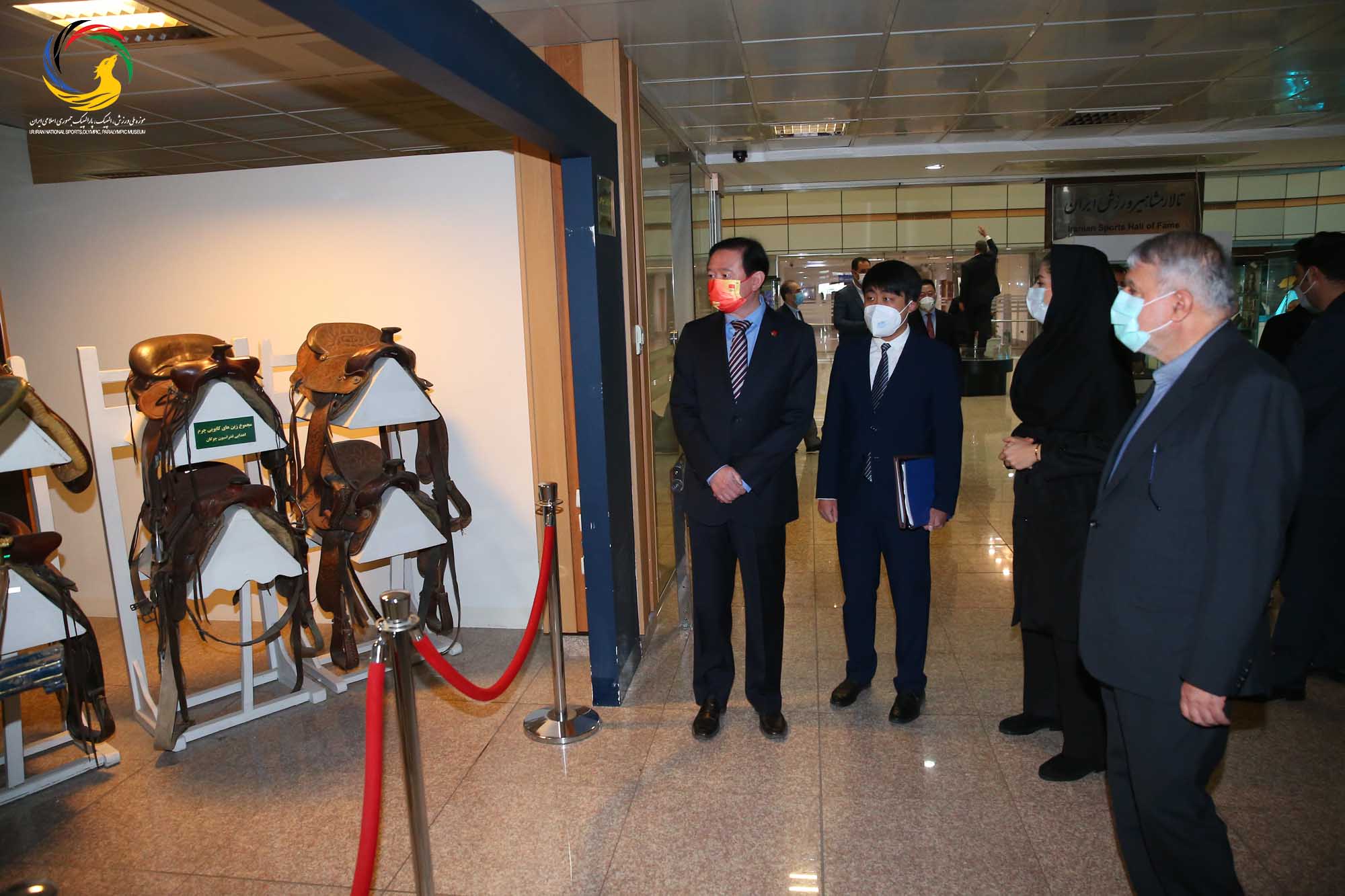 بازدید سفیر کشور چین و هیئت همراه از موزه ملی ورزش، المپیک، پارالمپیک