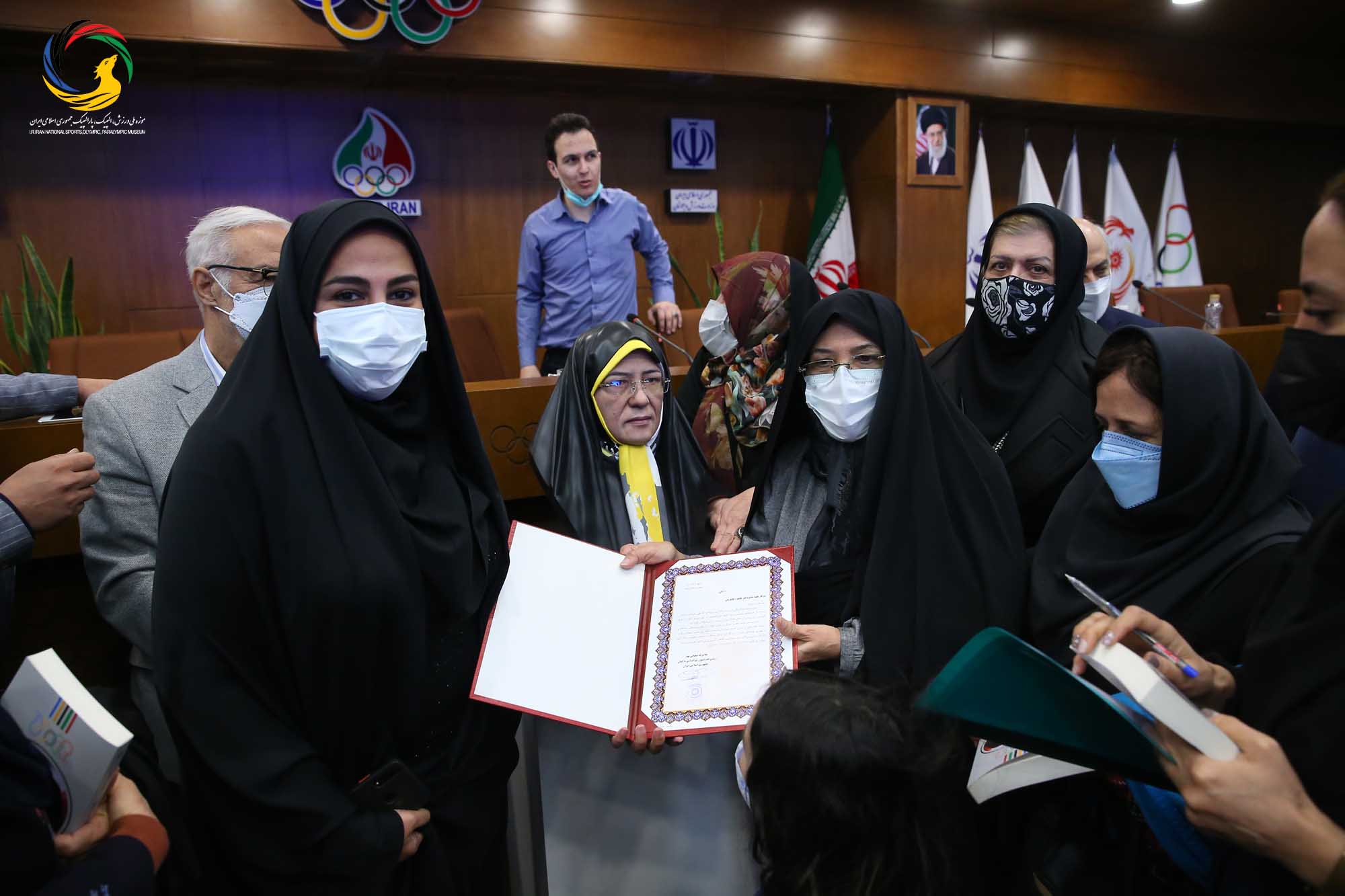 مراسم رونمایی از سردیس چهره ماندگار ورزش ایران سرکار خانم طاهره طاهریان