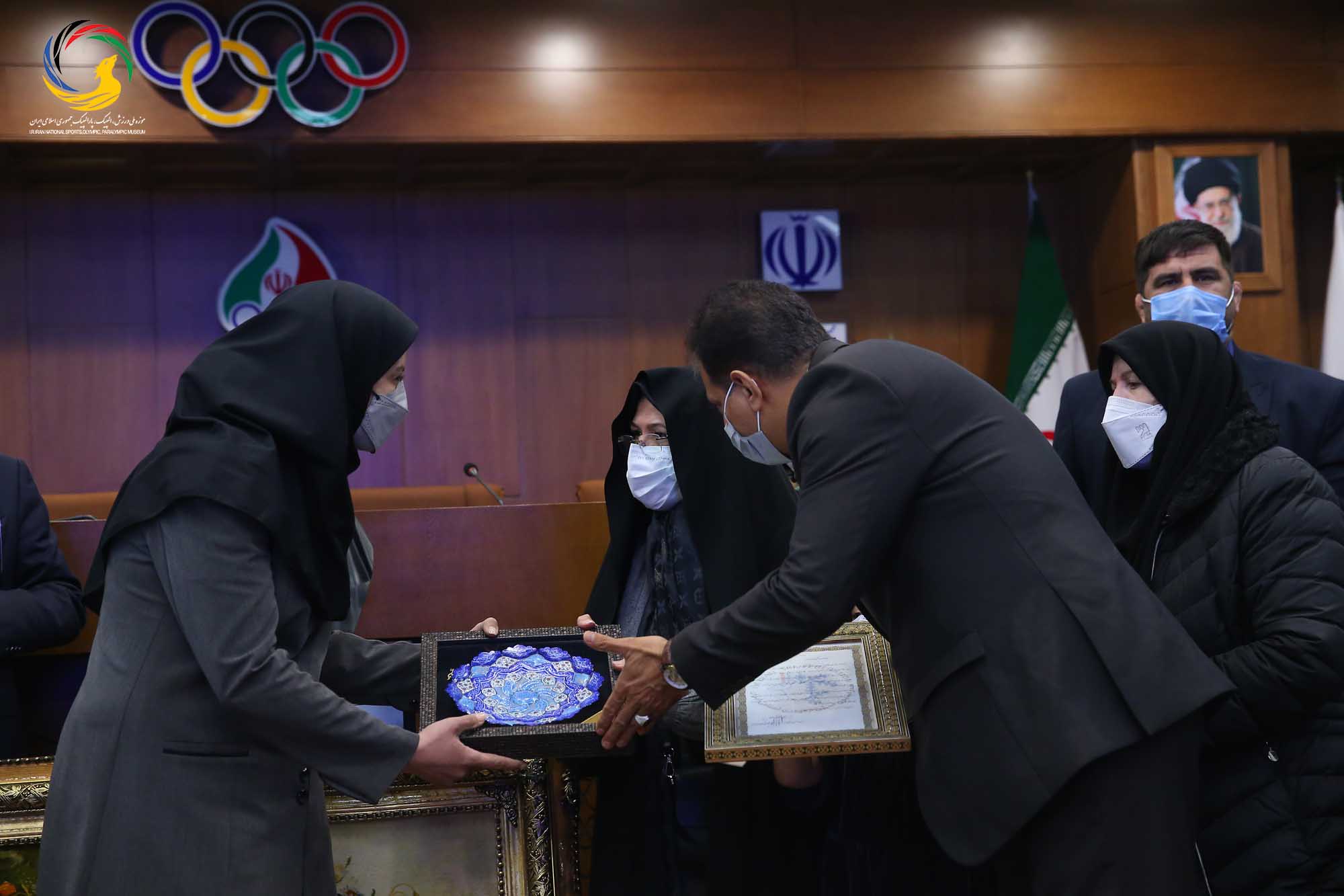 مراسم رونمایی از سردیس چهره ماندگار ورزش ایران سرکار خانم طاهره طاهریان