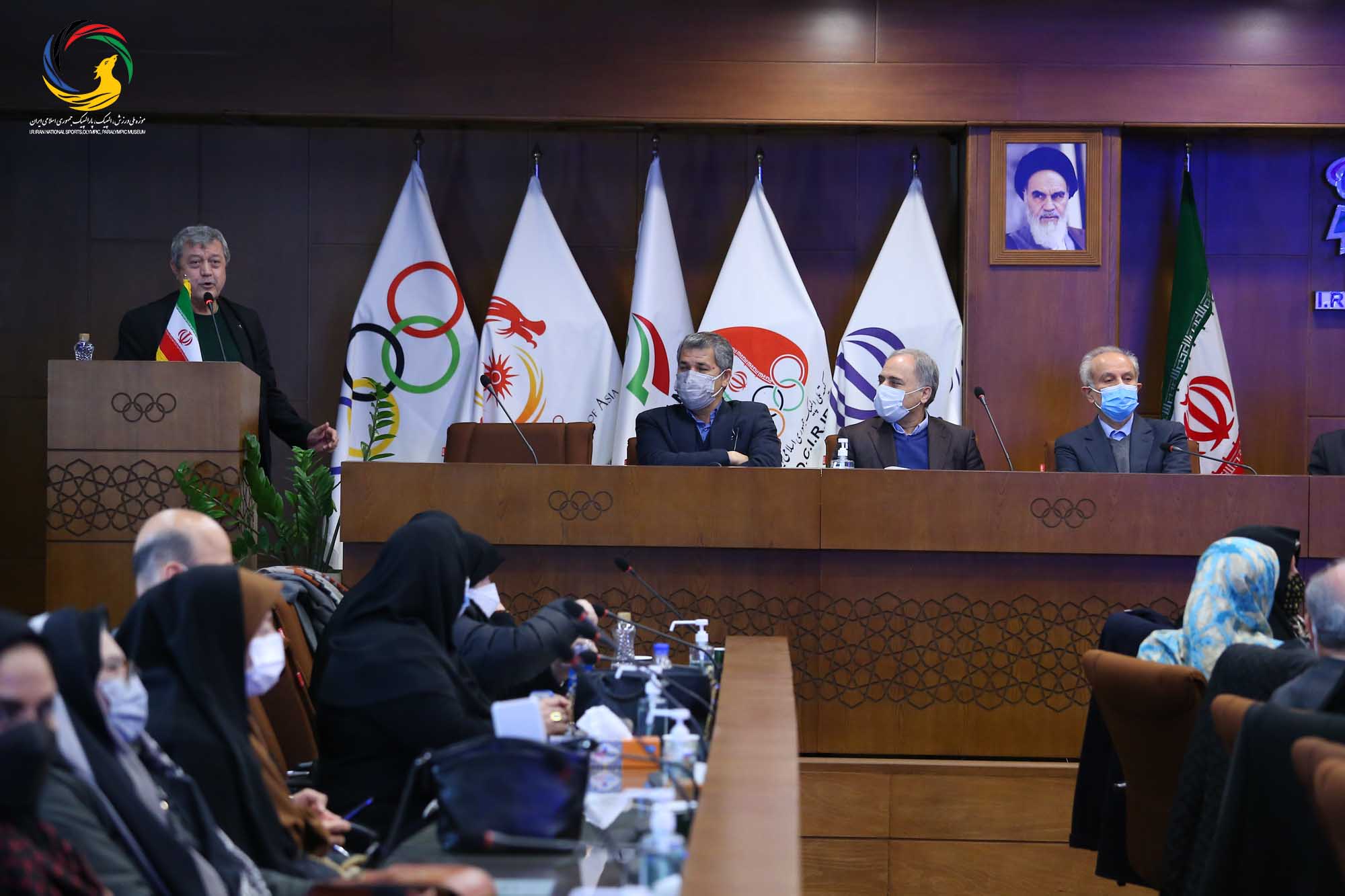 مراسم رونمایی از سردیس چهره ماندگار ورزش ایران سرکار خانم طاهره طاهریان