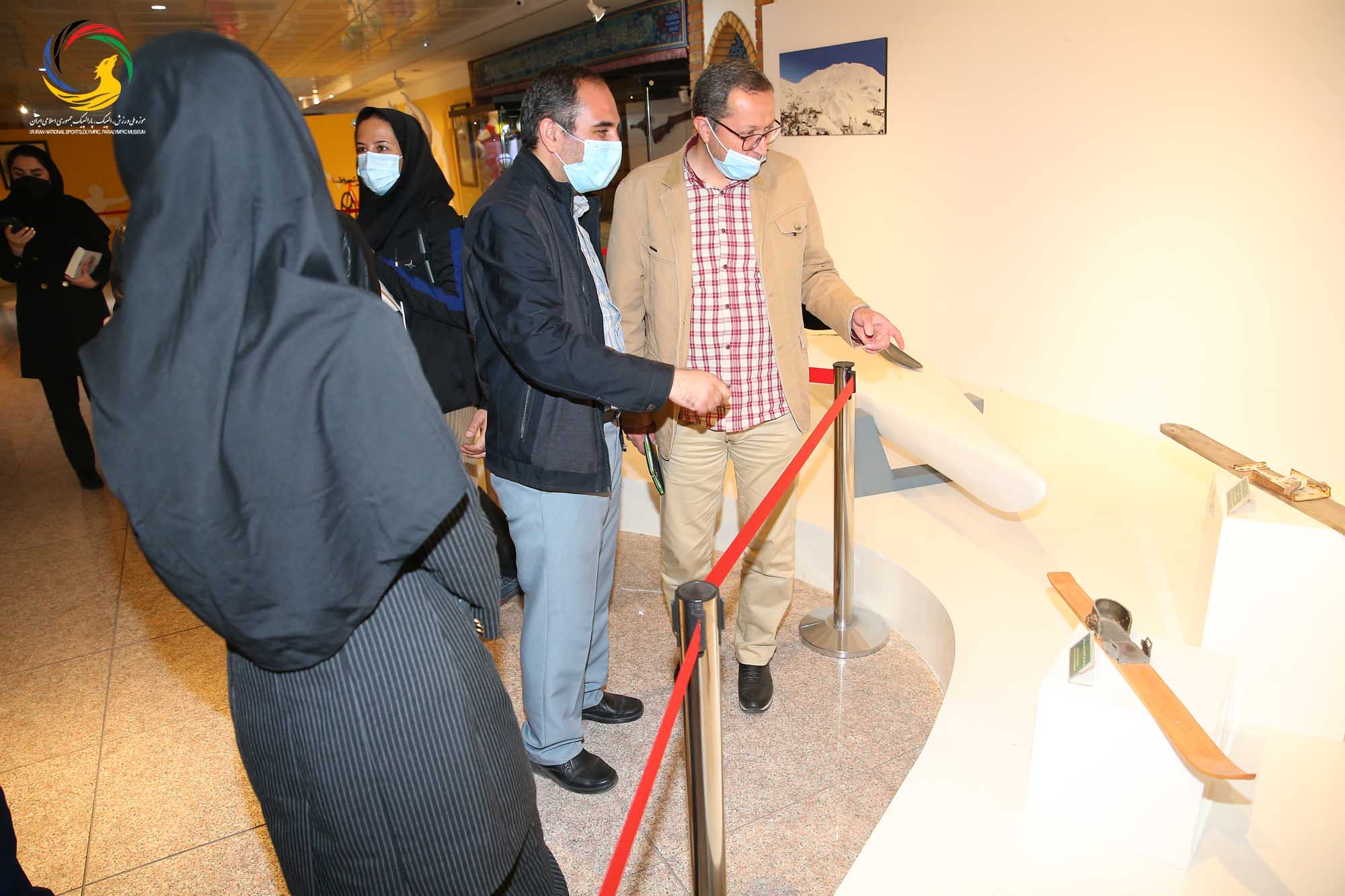 بازدید جمعی از کارشناسان دانشگاه صنعتی امیر کبیر از موزه ملی ورزش، المپیک، پارالمپیک