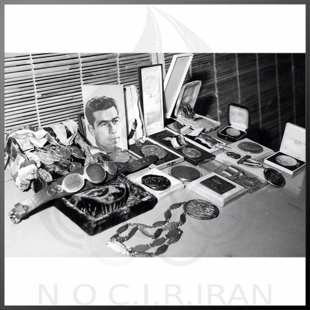 نمایی از مدال‌ها و نشان‌های افتخار جهان پهلوان غلامرضا تختی