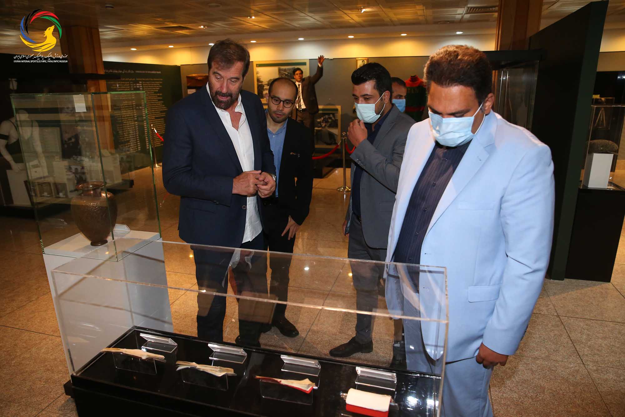 بازدید وسلین وویویچ سرمربی تیم ملی هندبال ایران از موزه ملی ورزش، المپیک، پارالمپیک