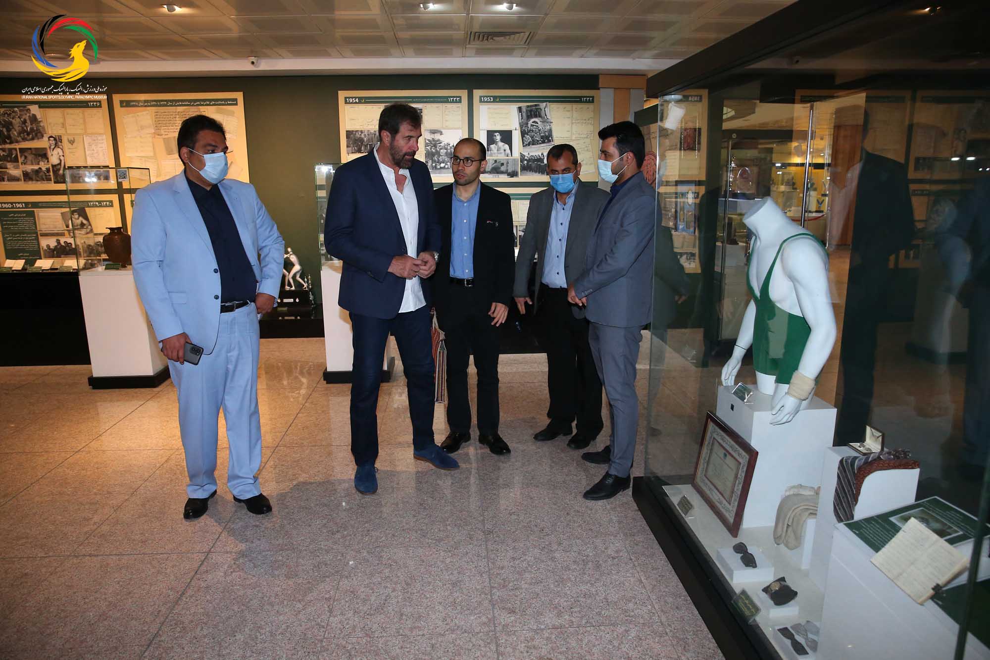 بازدید وسلین وویویچ سرمربی تیم ملی هندبال ایران از موزه ملی ورزش، المپیک، پارالمپیک