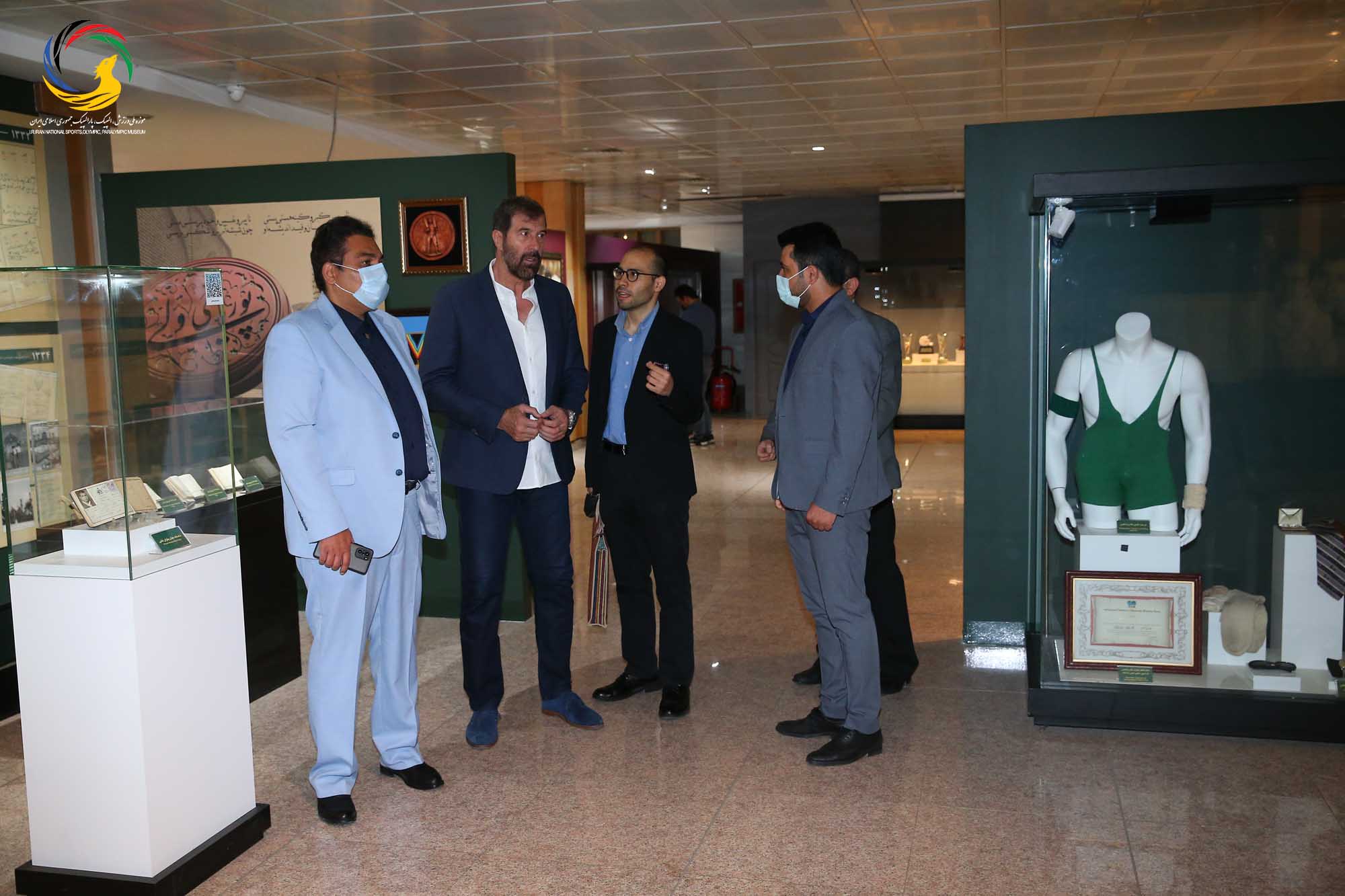 بازدید وسلین وویویچ سرمربی تیم ملی هندبال ایران از موزه ملی ورزش، المپیک، پارالمپیک