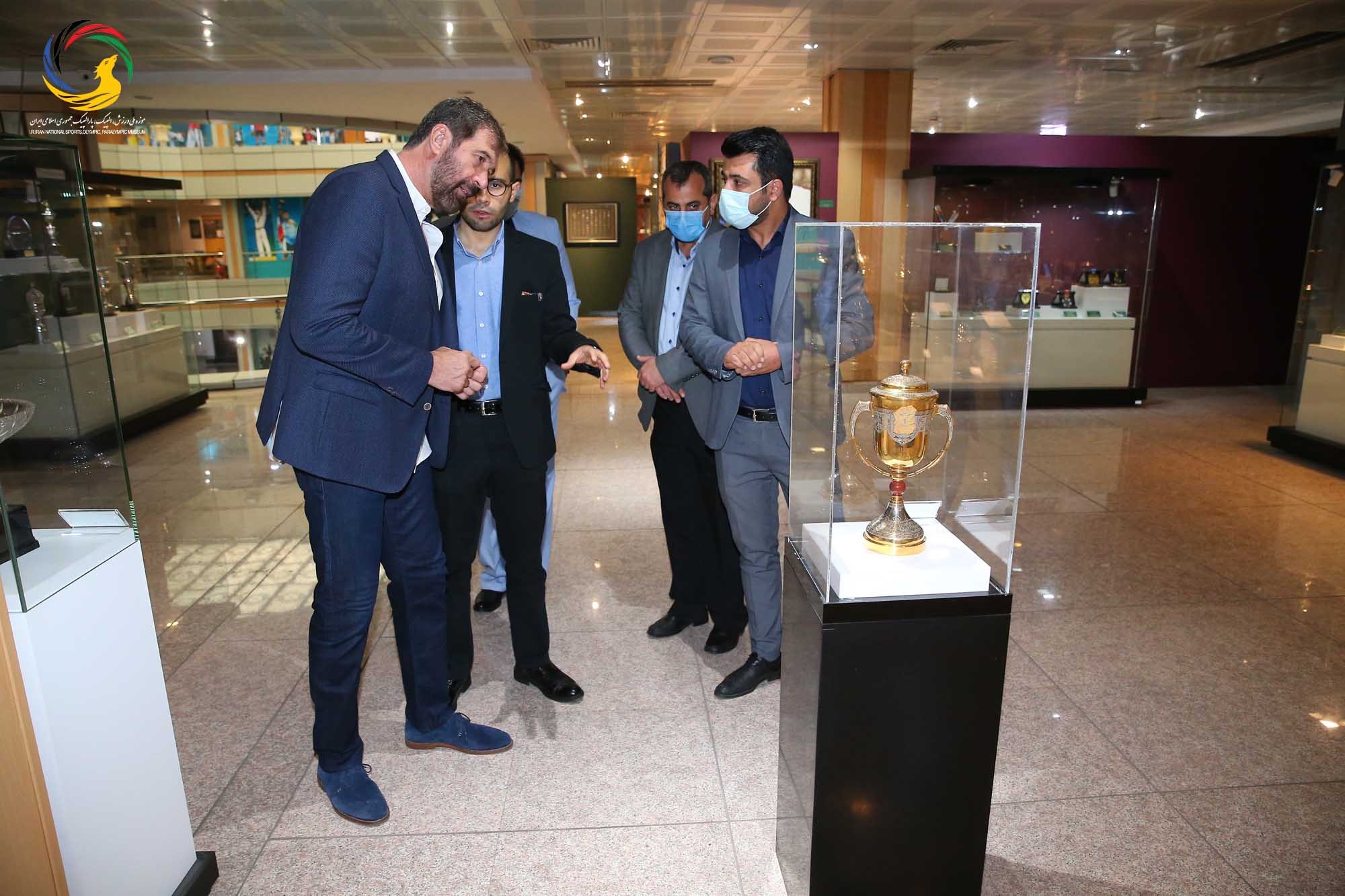 بازدید وسلین وویویچ سرمربی تیم ملی هندبال ایران از موزه ملی ورزش، المپیک، پارالمپیک
