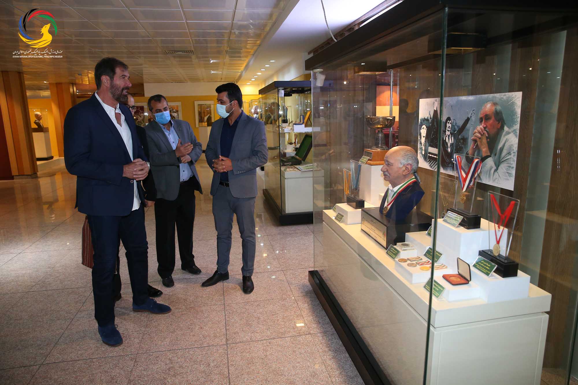 بازدید وسلین وویویچ سرمربی تیم ملی هندبال ایران از موزه ملی ورزش، المپیک، پارالمپیک