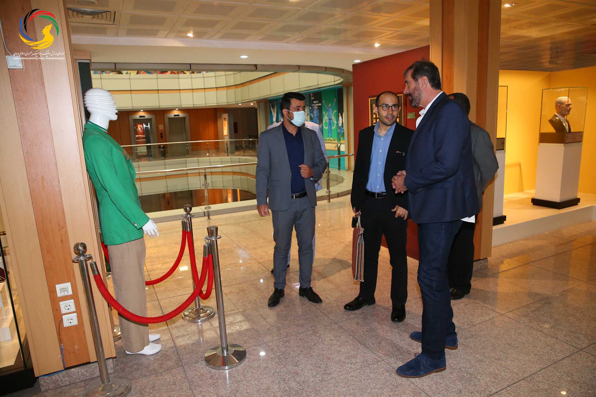 بازدید وسلین وویویچ سرمربی تیم ملی هندبال ایران از موزه ملی ورزش، المپیک، پارالمپیک