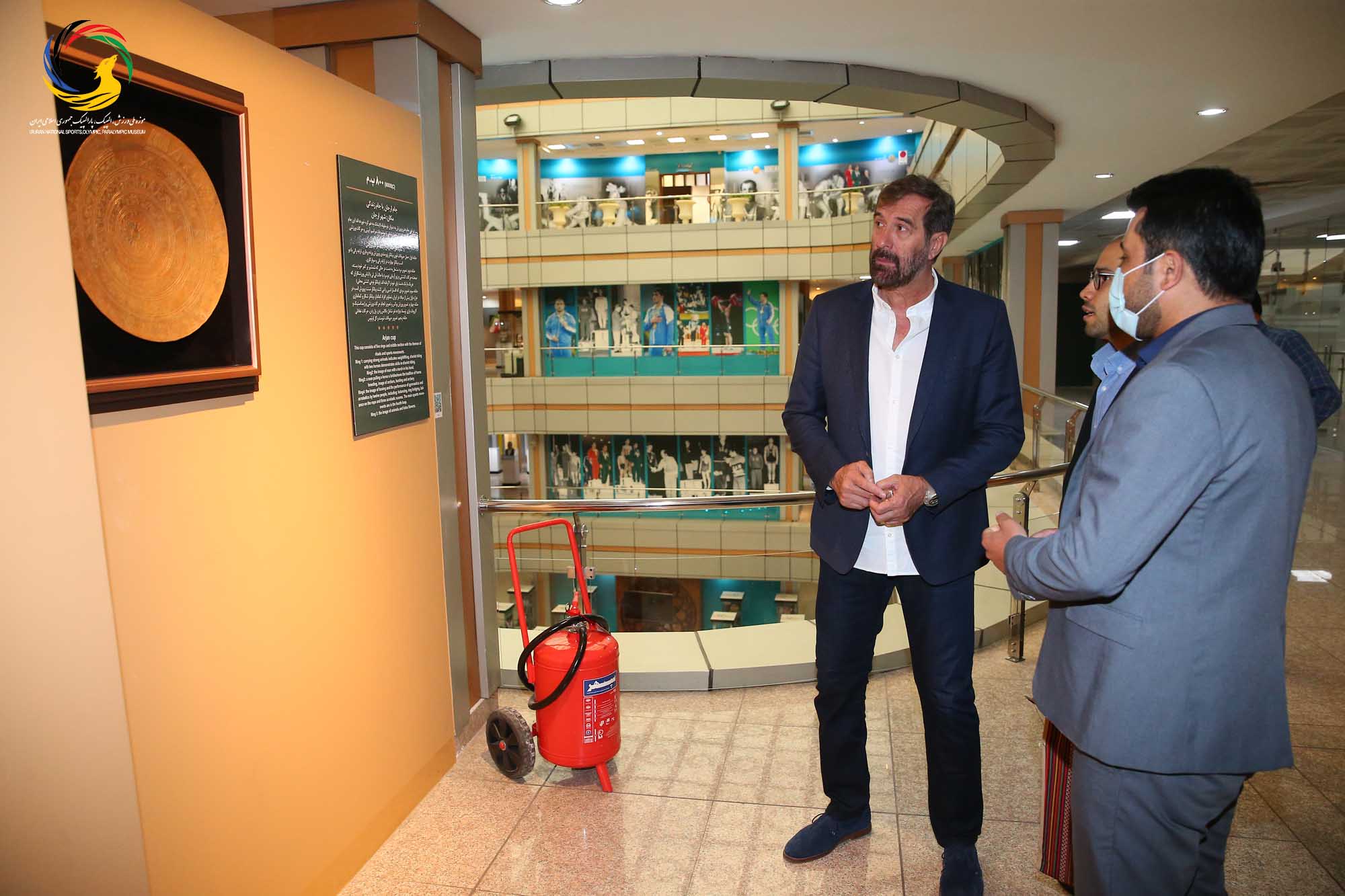 بازدید وسلین وویویچ سرمربی تیم ملی هندبال ایران از موزه ملی ورزش، المپیک، پارالمپیک
