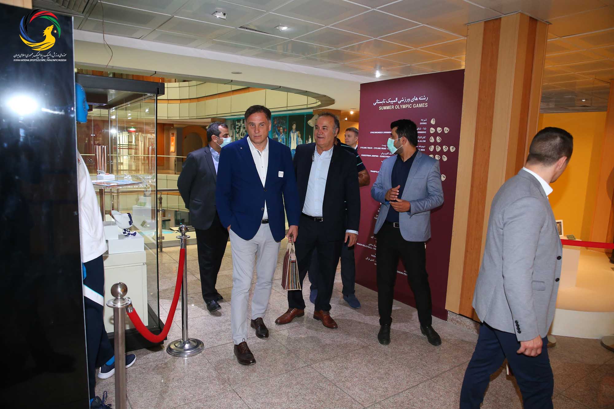 بازدید پیتر باچا عضو مجارستانی هیئت رئیسه اتحادیه جهانی کشتی از موزه ملی ورزش، المپیک، پارالمپیک