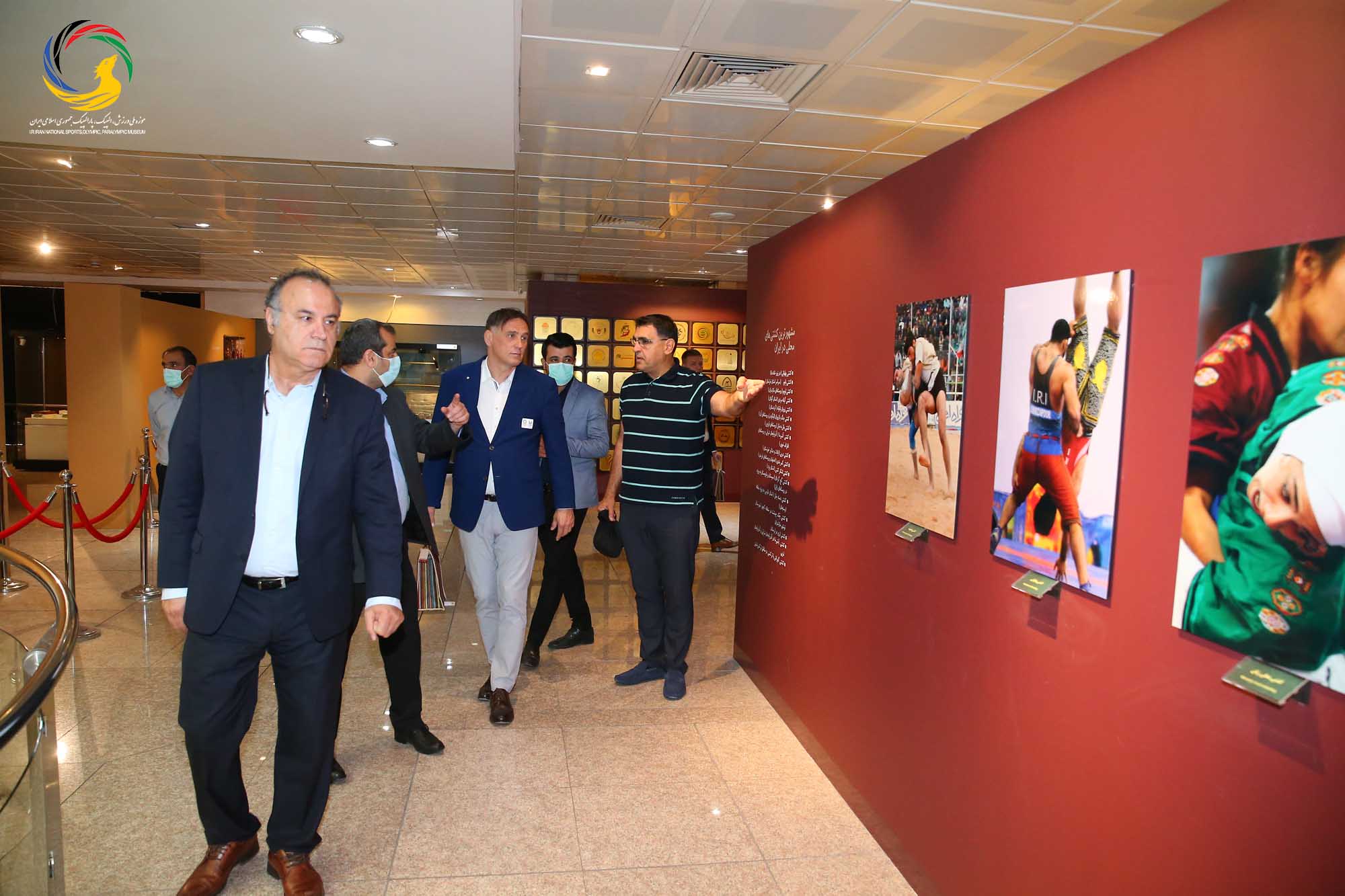 بازدید پیتر باچا عضو مجارستانی هیئت رئیسه اتحادیه جهانی کشتی از موزه ملی ورزش، المپیک، پارالمپیک