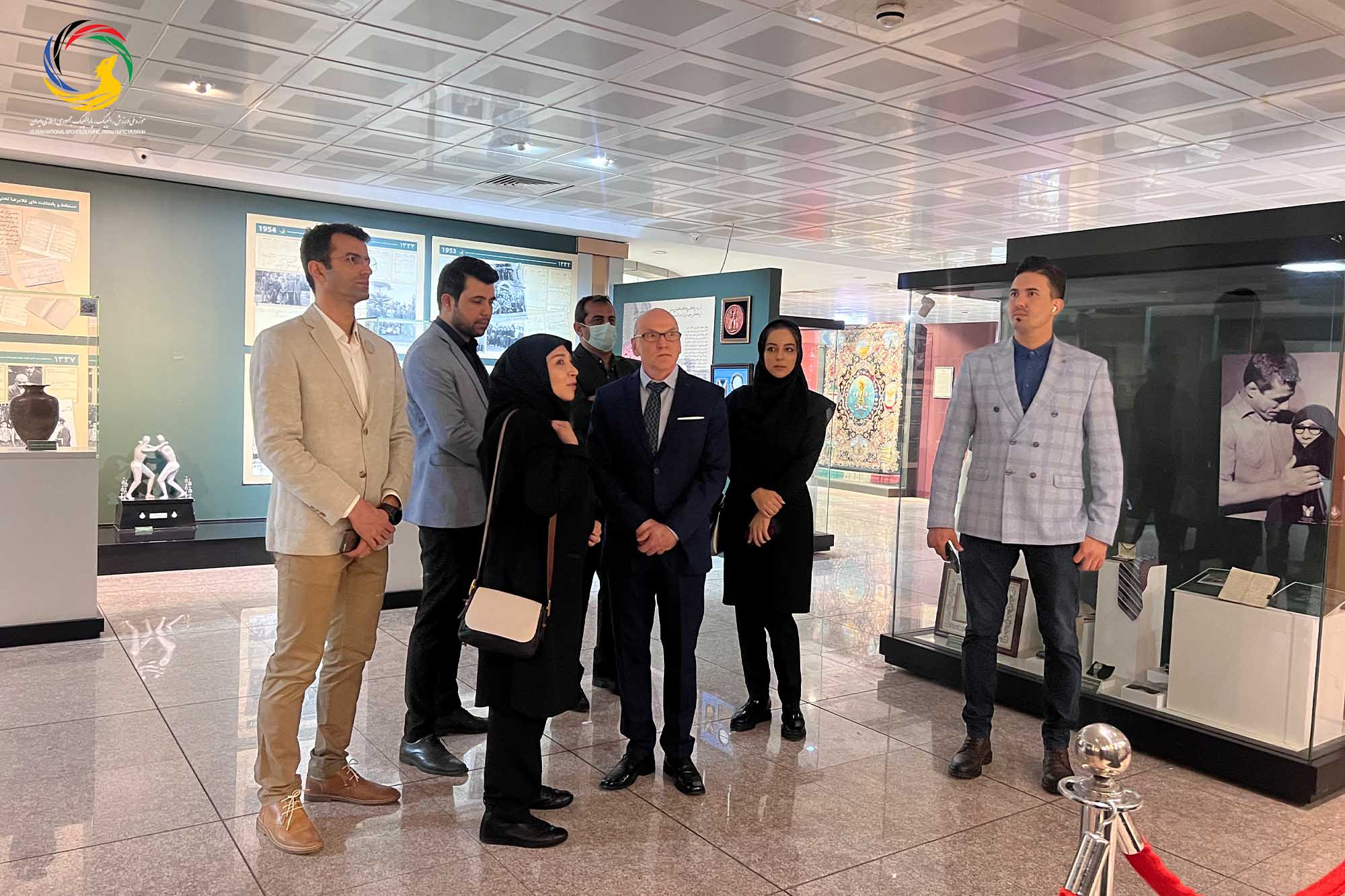 بازدید آندری نوویکوو مدرس جهانی پیلاتس و عضو کنفدراسیون پیلاتس از موزه ملی ورزش، المپیک، پارالمپیک