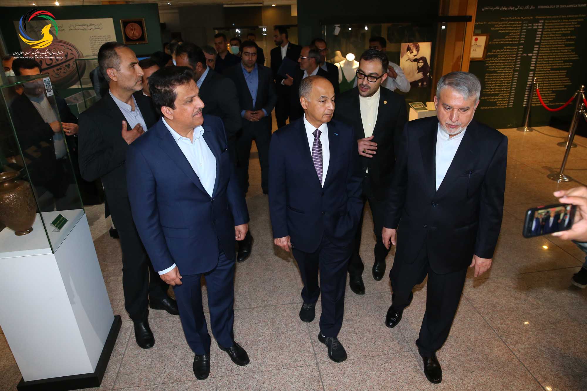بازدید حسین المسلم مدیر کل شورای المپیک آسیا و رئیس فدراسیون بین المللی شنا از موزه ملی ورزش، المپیک، پارالمپیک