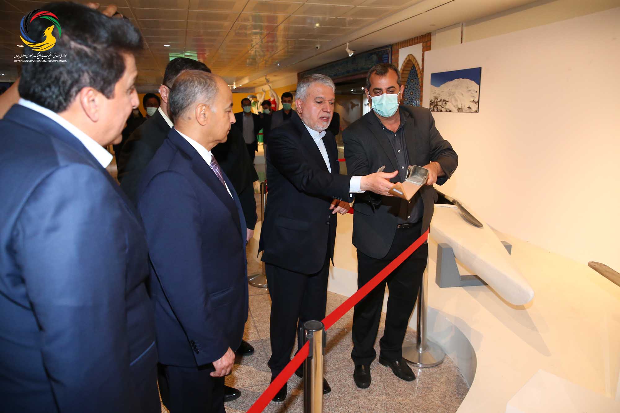 بازدید حسین المسلم مدیر کل شورای المپیک آسیا و رئیس فدراسیون بین المللی شنا از موزه ملی ورزش، المپیک، پارالمپیک