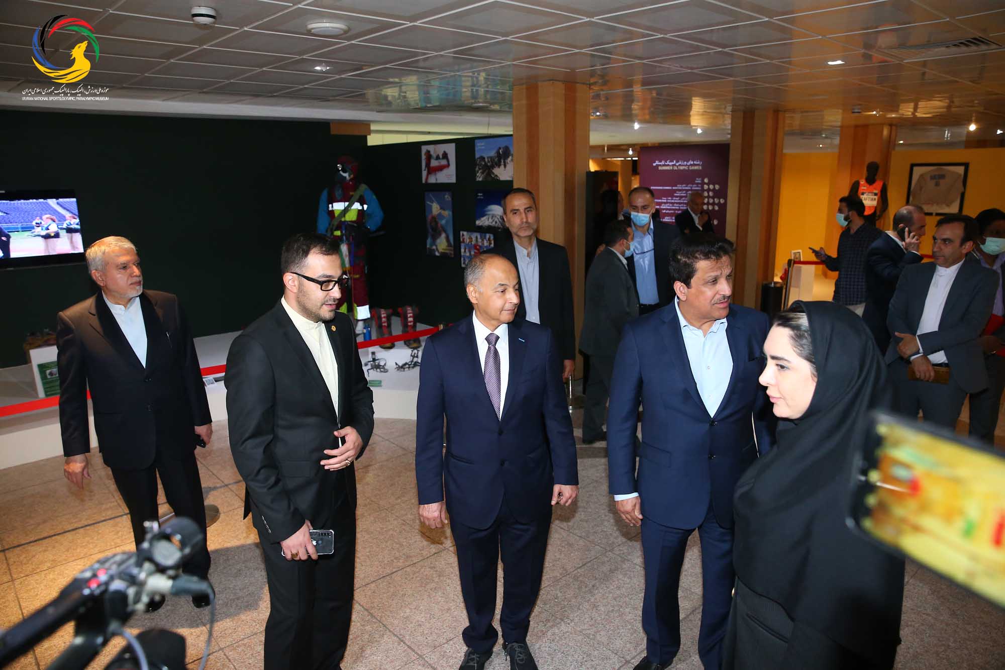 بازدید حسین المسلم مدیر کل شورای المپیک آسیا و رئیس فدراسیون بین المللی شنا از موزه ملی ورزش، المپیک، پارالمپیک