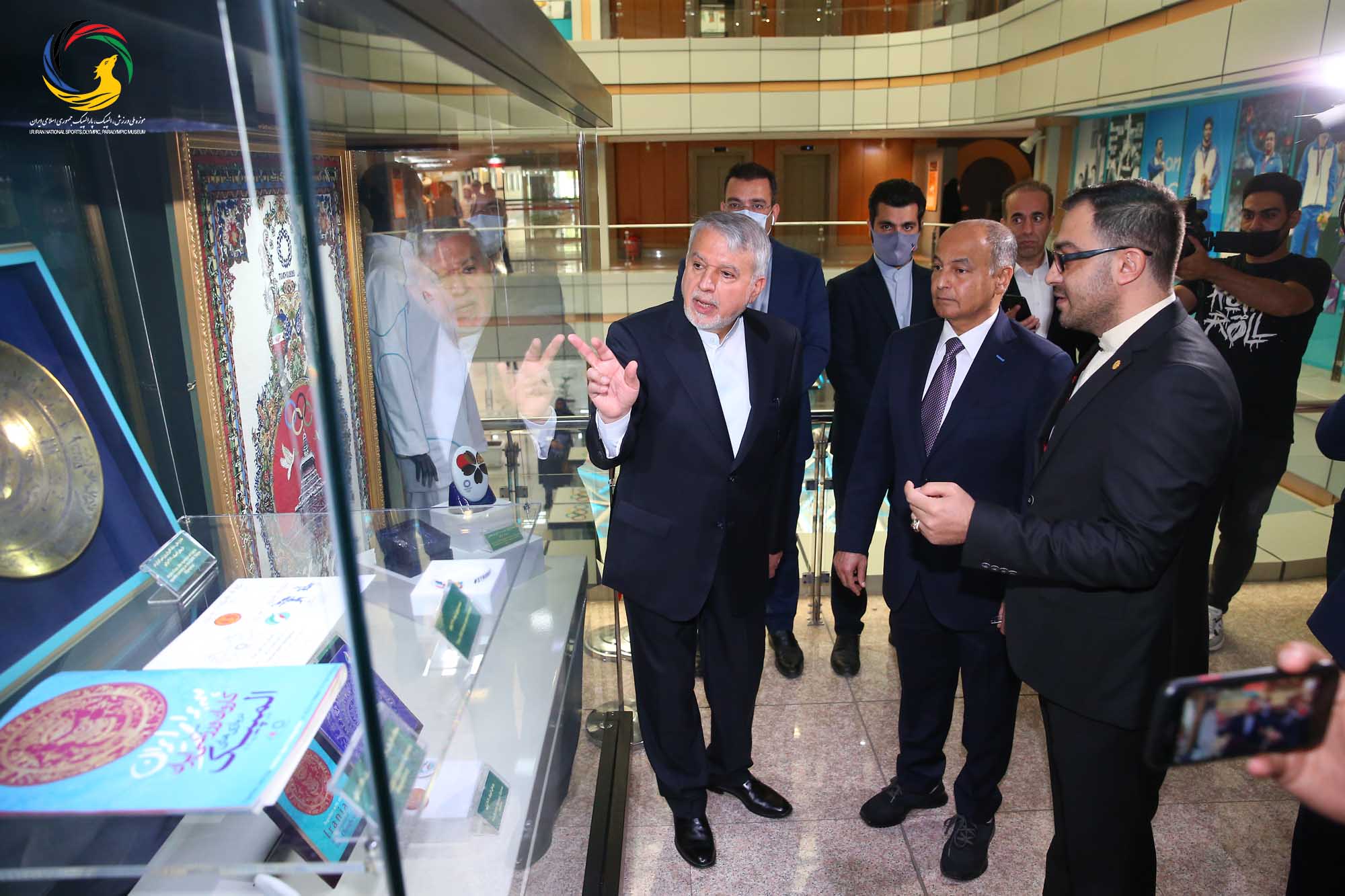 بازدید حسین المسلم مدیر کل شورای المپیک آسیا و رئیس فدراسیون بین المللی شنا از موزه ملی ورزش، المپیک، پارالمپیک