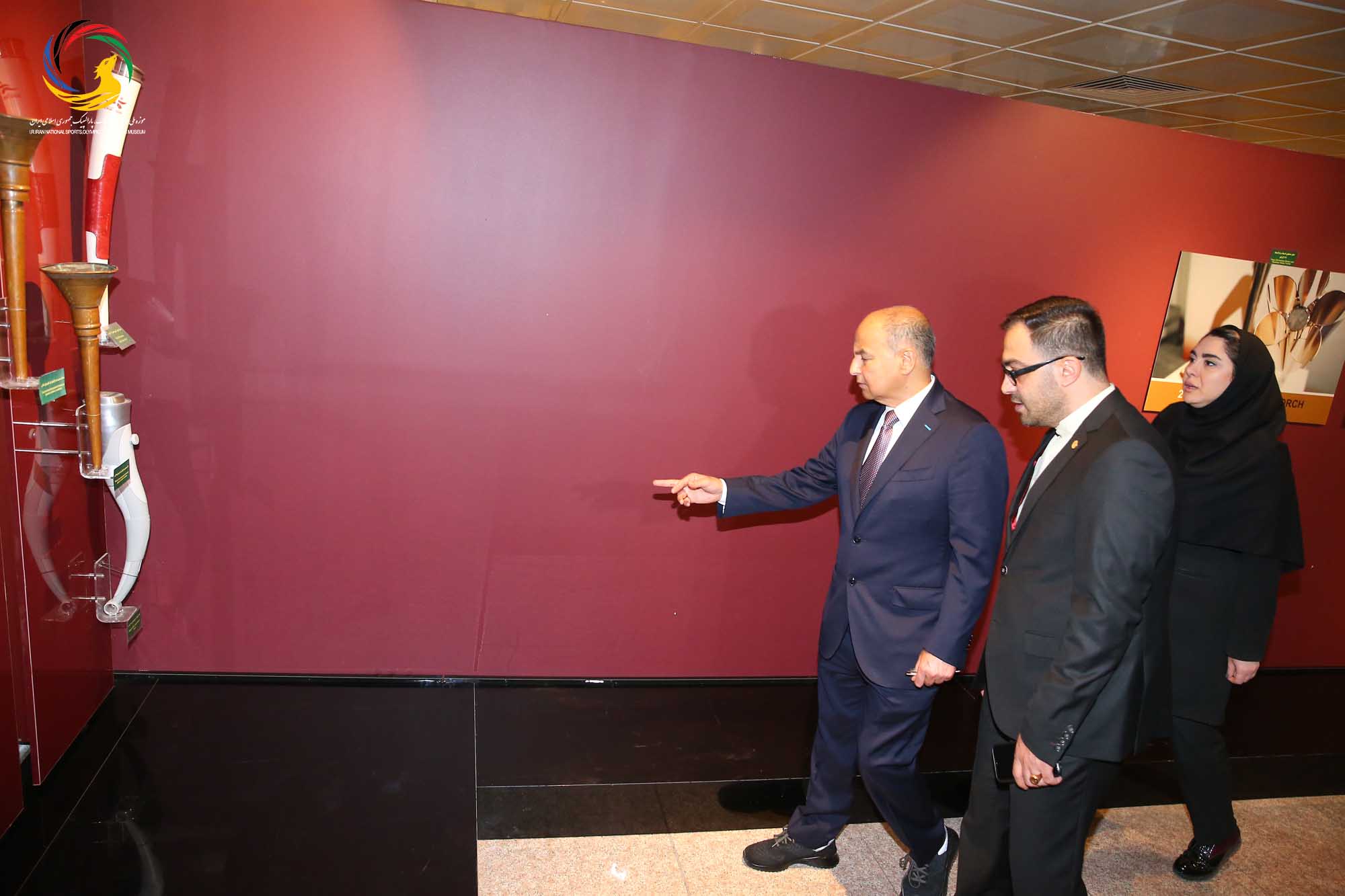 بازدید حسین المسلم مدیر کل شورای المپیک آسیا و رئیس فدراسیون بین المللی شنا از موزه ملی ورزش، المپیک، پارالمپیک