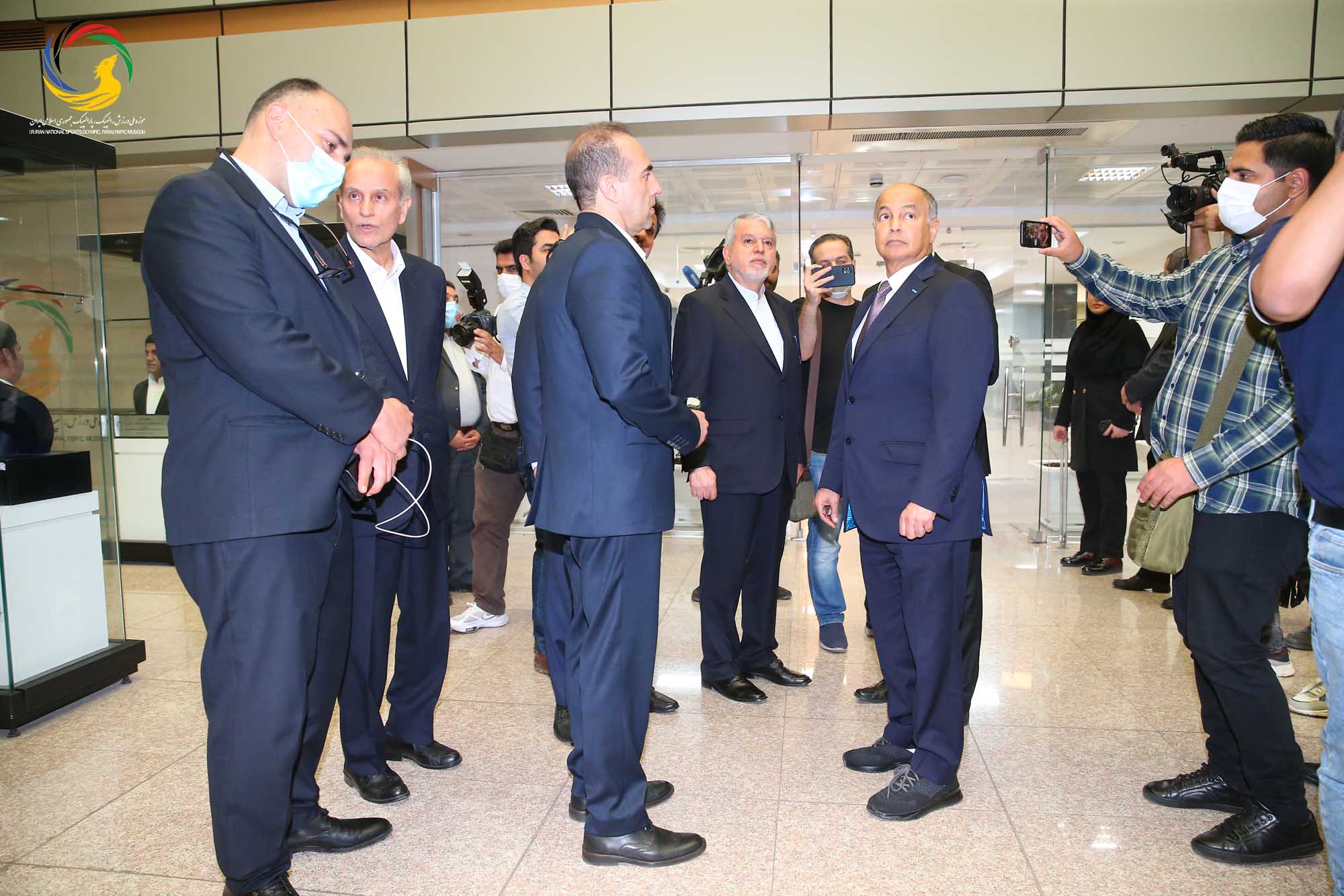 بازدید حسین المسلم مدیر کل شورای المپیک آسیا و رئیس فدراسیون بین المللی شنا از موزه ملی ورزش، المپیک، پارالمپیک