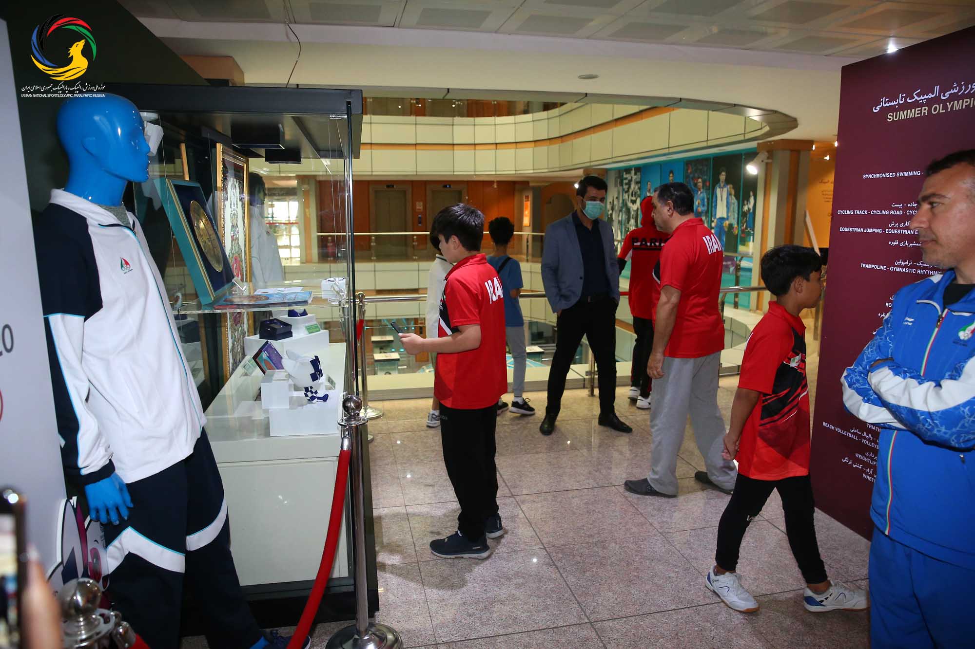 بازدید بازیکنان تیم ملی تنیس روی میز هوپس ایران و بازیکنان تیم ملی تنیس روی میز هوپس، نوجوانان و جوانان عمان از موزه ملی ورزش، المپیک، پارالمپیک