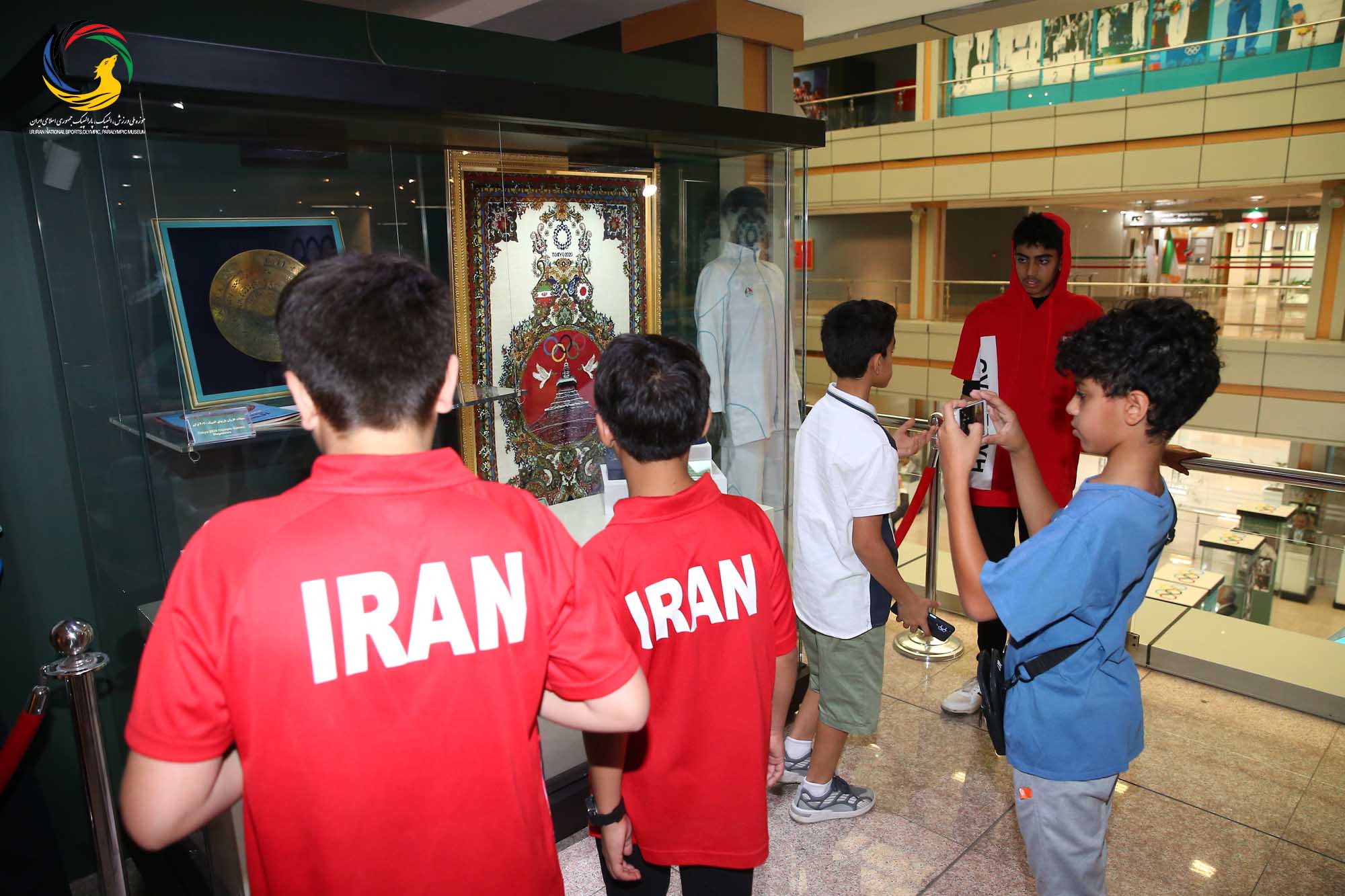 بازدید بازیکنان تیم ملی تنیس روی میز هوپس ایران و بازیکنان تیم ملی تنیس روی میز هوپس، نوجوانان و جوانان عمان از موزه ملی ورزش، المپیک، پارالمپیک