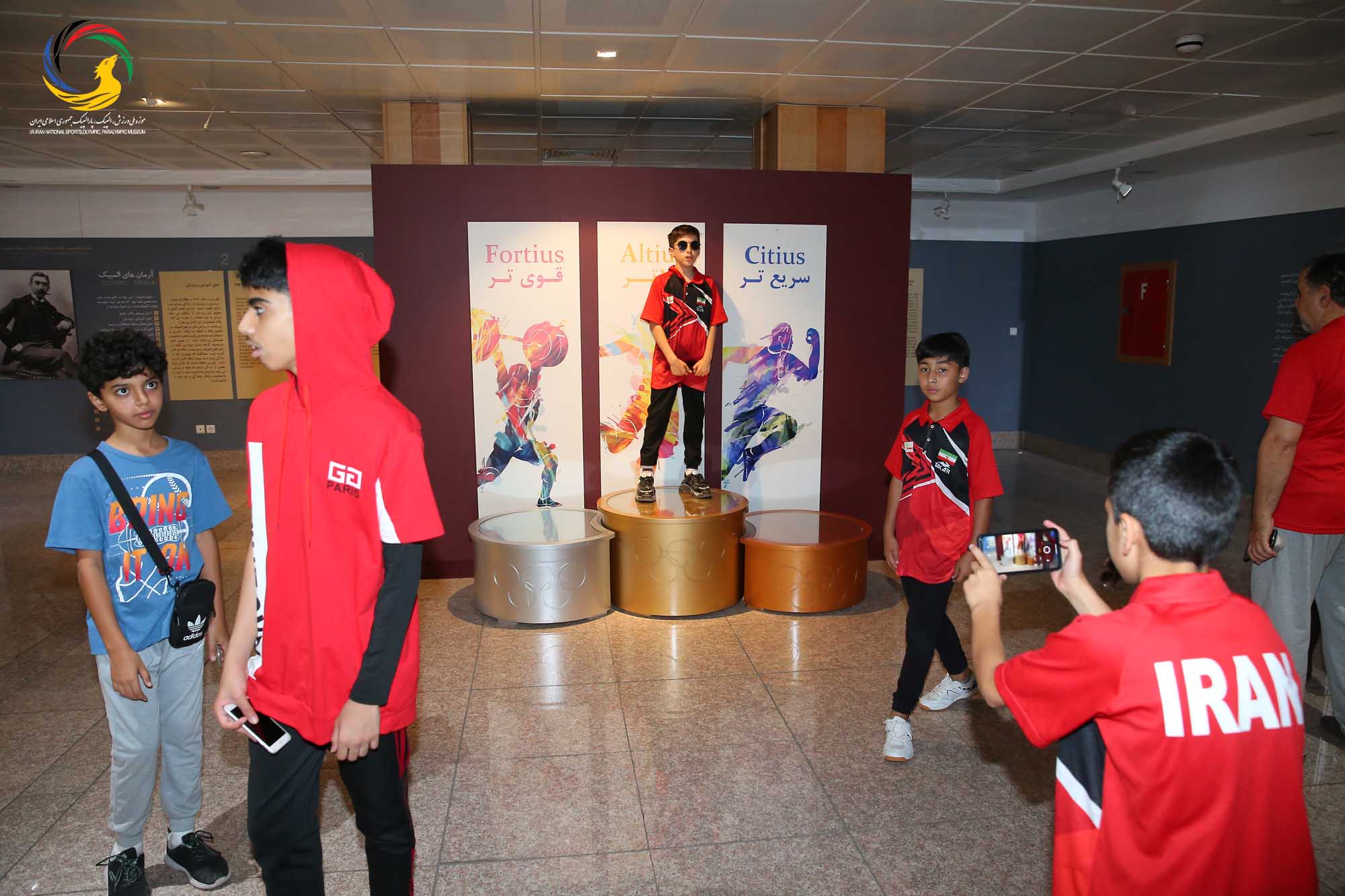بازدید بازیکنان تیم ملی تنیس روی میز هوپس ایران و بازیکنان تیم ملی تنیس روی میز هوپس، نوجوانان و جوانان عمان از موزه ملی ورزش، المپیک، پارالمپیک
