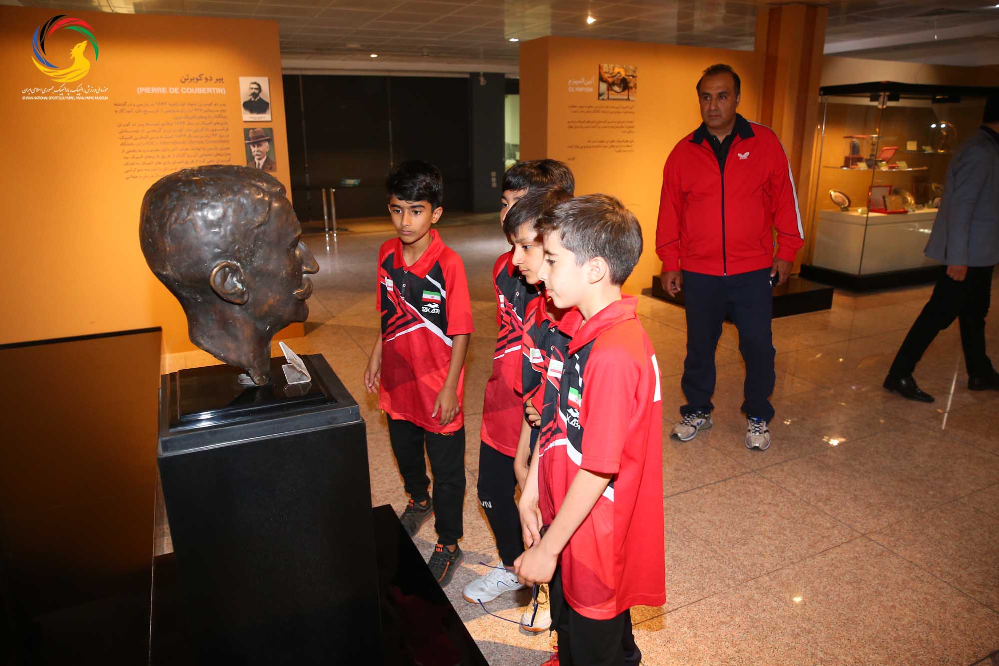 بازدید بازیکنان تیم ملی تنیس روی میز هوپس ایران و بازیکنان تیم ملی تنیس روی میز هوپس، نوجوانان و جوانان عمان از موزه ملی ورزش، المپیک، پارالمپیک