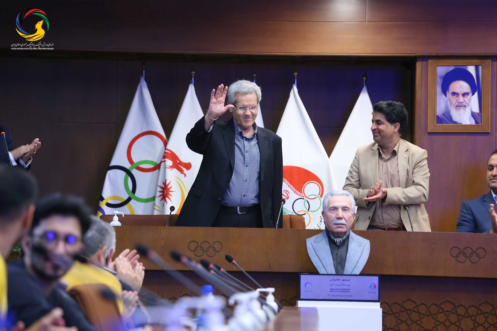 مراسم تجلیل از پیشکسوتان بوکس ایران و رونمایی از سردیس ماسیس هامبارسومیان