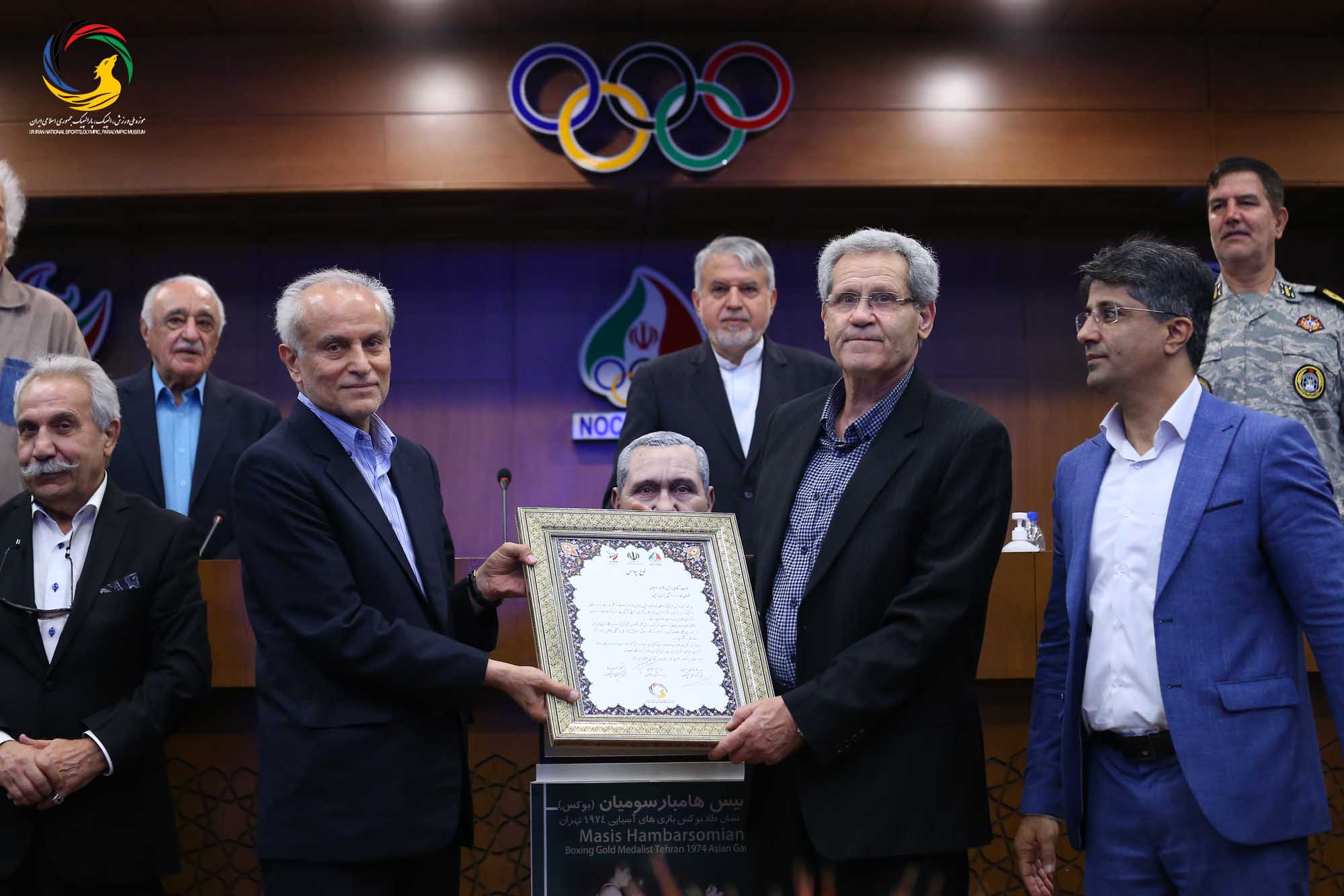 مراسم تجلیل از پیشکسوتان بوکس ایران و رونمایی از سردیس ماسیس هامبارسومیان