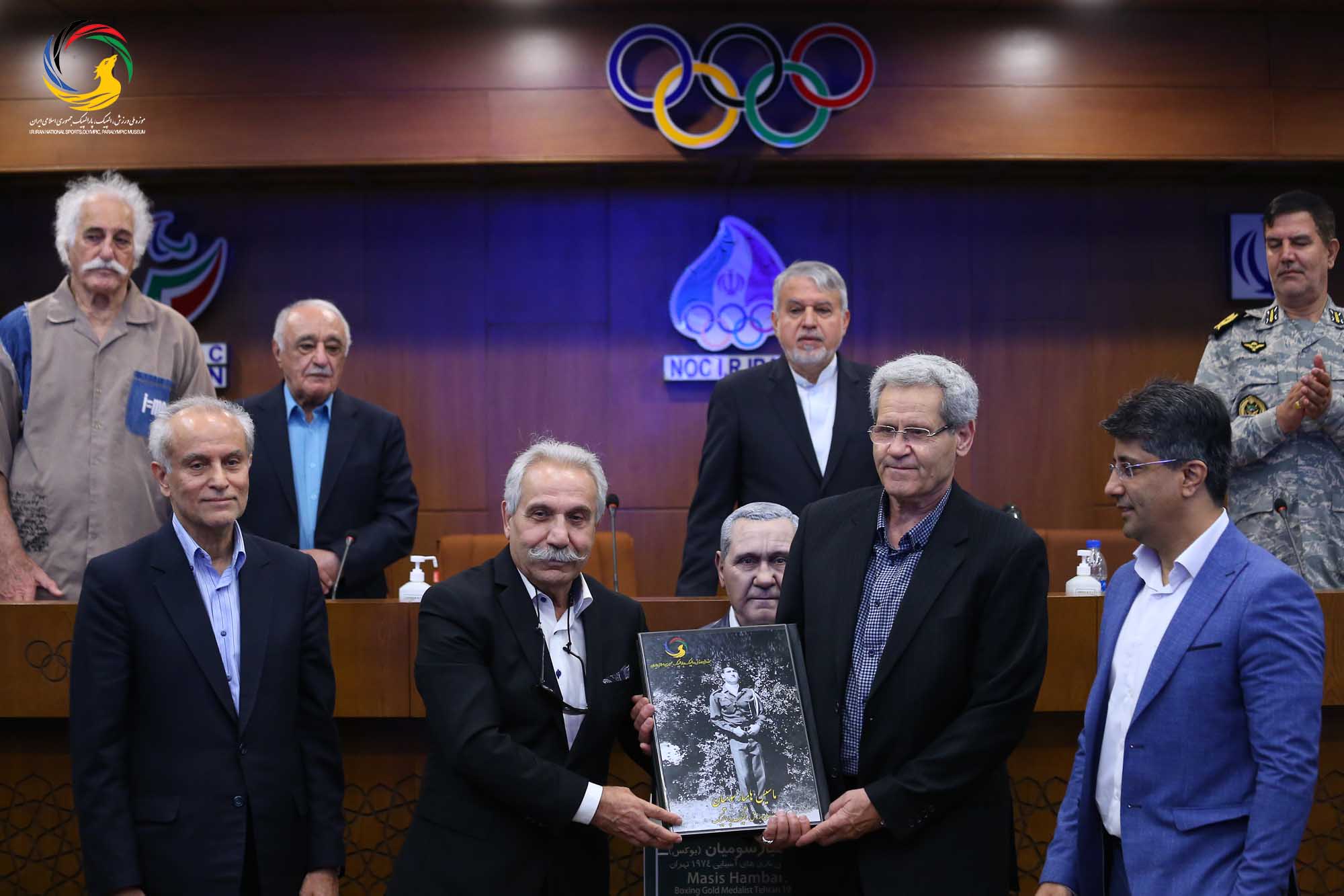 مراسم تجلیل از پیشکسوتان بوکس ایران و رونمایی از سردیس ماسیس هامبارسومیان
