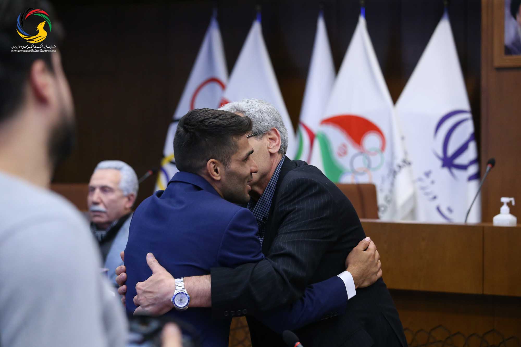 مراسم تجلیل از پیشکسوتان بوکس ایران و رونمایی از سردیس ماسیس هامبارسومیان