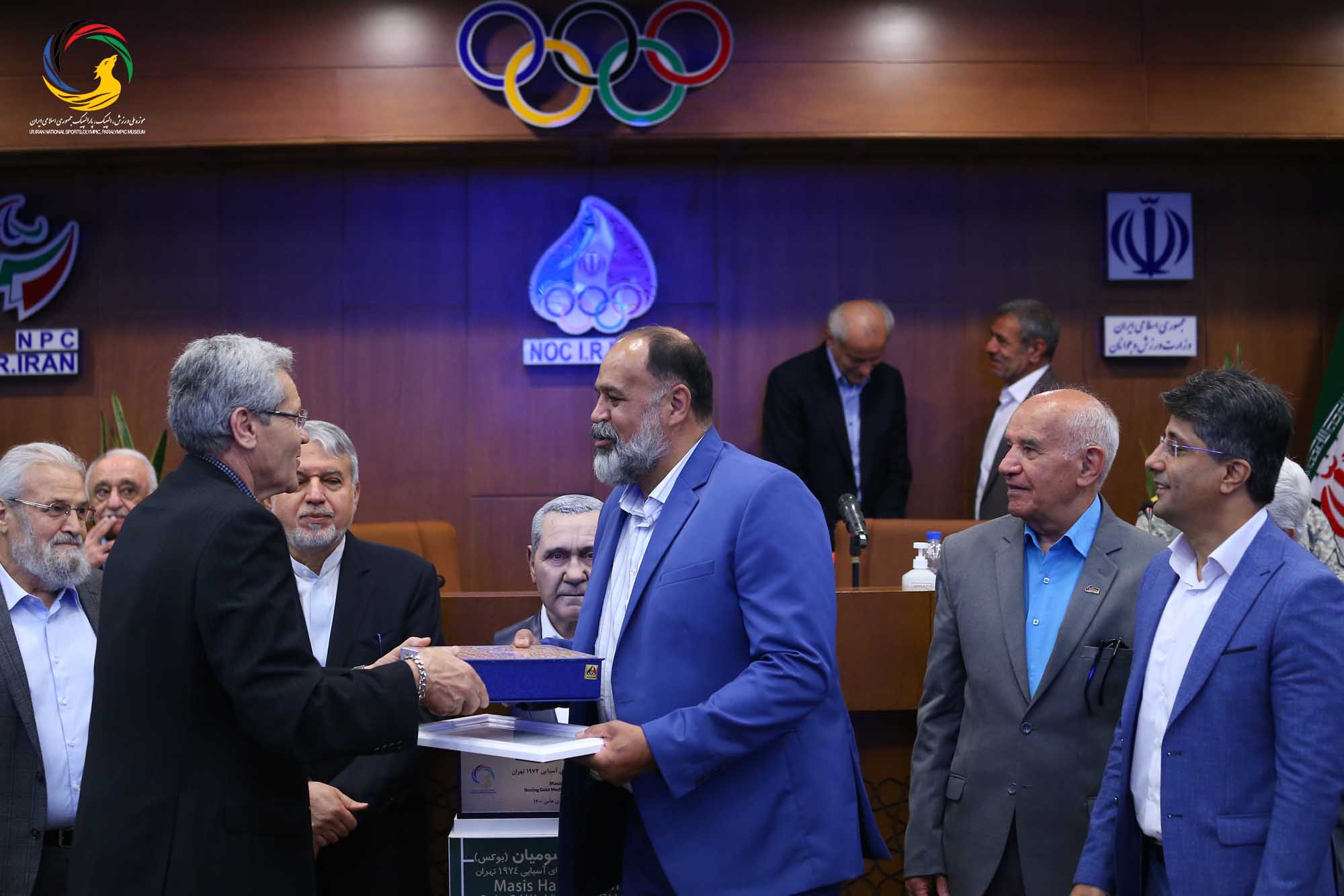 مراسم تجلیل از پیشکسوتان بوکس ایران و رونمایی از سردیس ماسیس هامبارسومیان