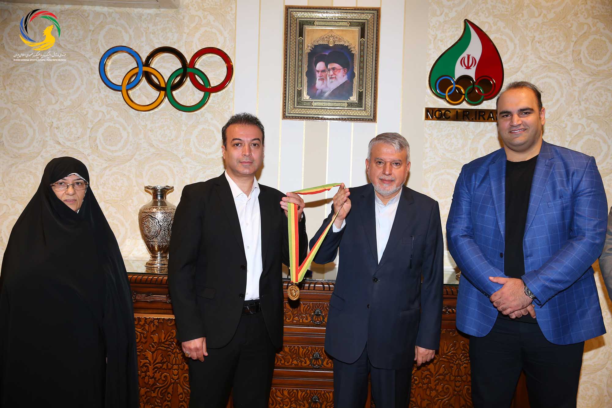 اهدایی مدال طلای بازی‌های آسیایی ۱۹۹۴هیروشیما فریبرز عسکری، پیشکسوت و قهرمان تکواندو به موزه ملی ورزش،المپیک، پارالمپیک