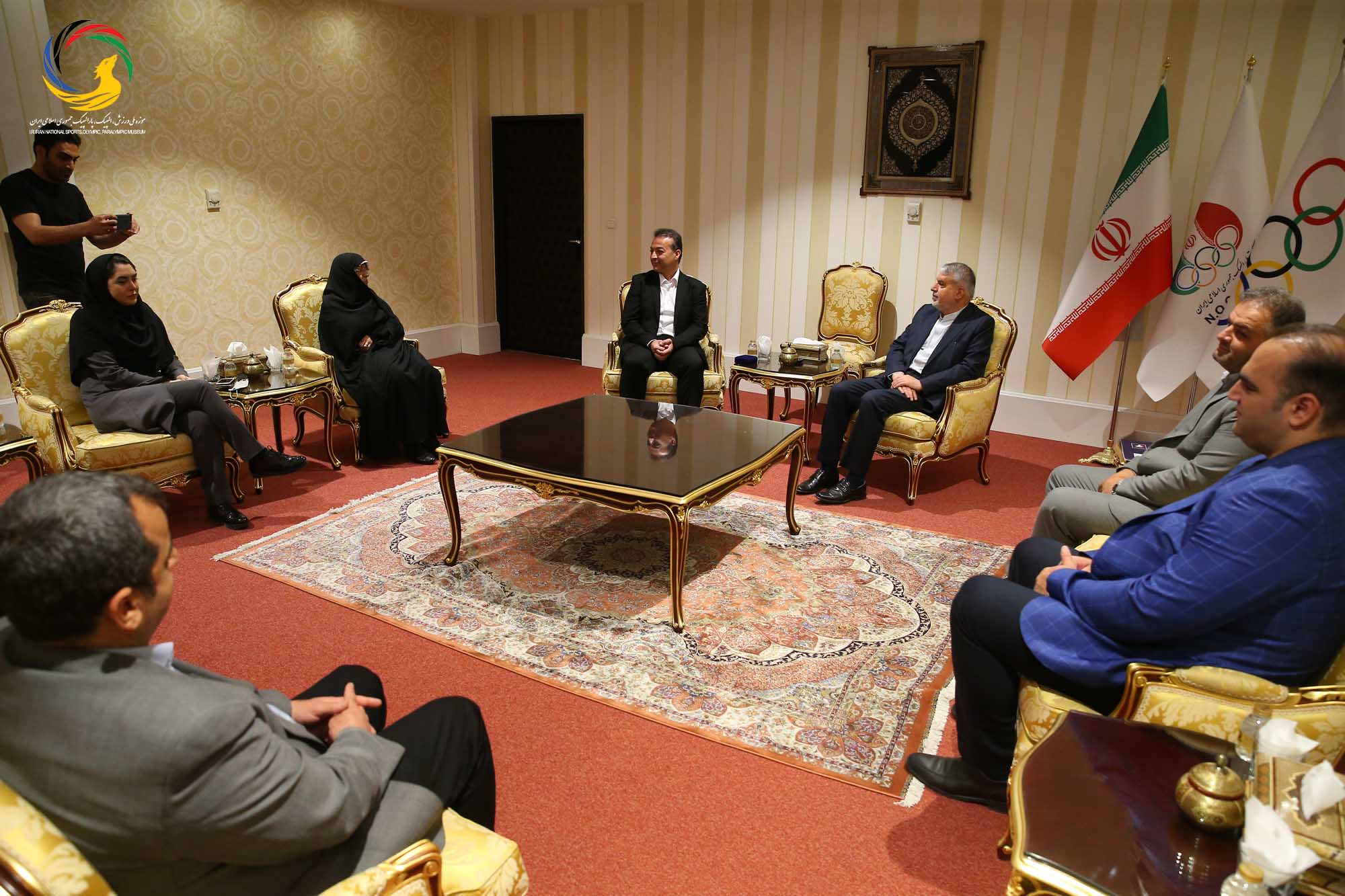 اهدایی مدال طلای بازی‌های آسیایی ۱۹۹۴هیروشیما فریبرز عسکری، پیشکسوت و قهرمان تکواندو به موزه ملی ورزش،المپیک، پارالمپیک