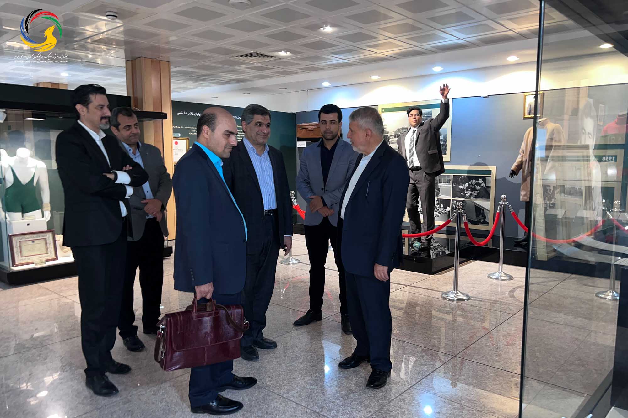 بازدید محسن پازوکی مدیرعامل بیمارستان محب کوثر از موزه ملی ورزش، المپیک، پارالمپیک