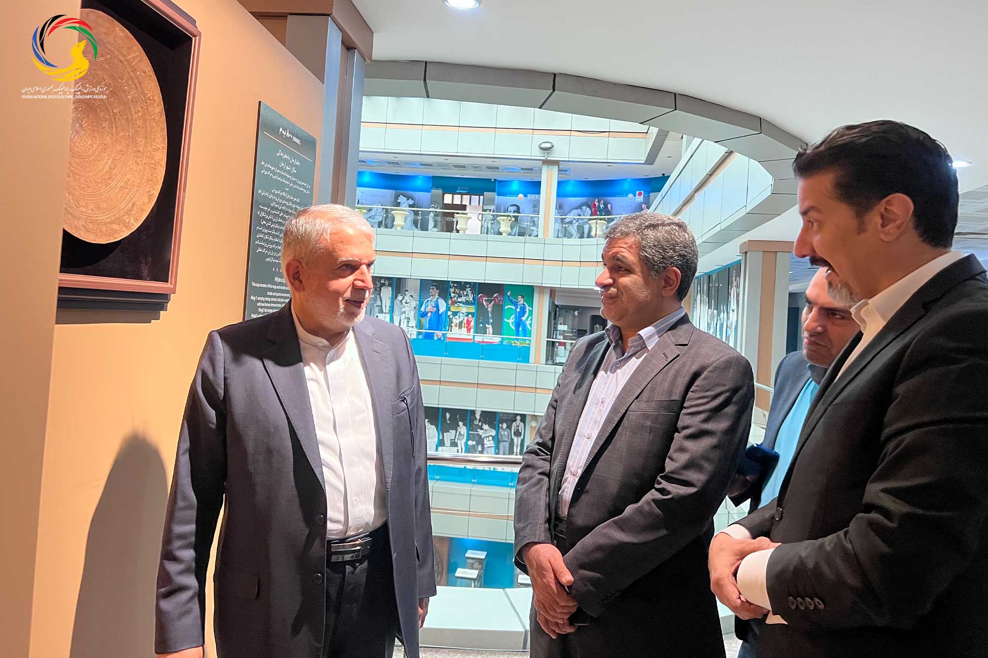 بازدید محسن پازوکی مدیرعامل بیمارستان محب کوثر از موزه ملی ورزش، المپیک، پارالمپیک