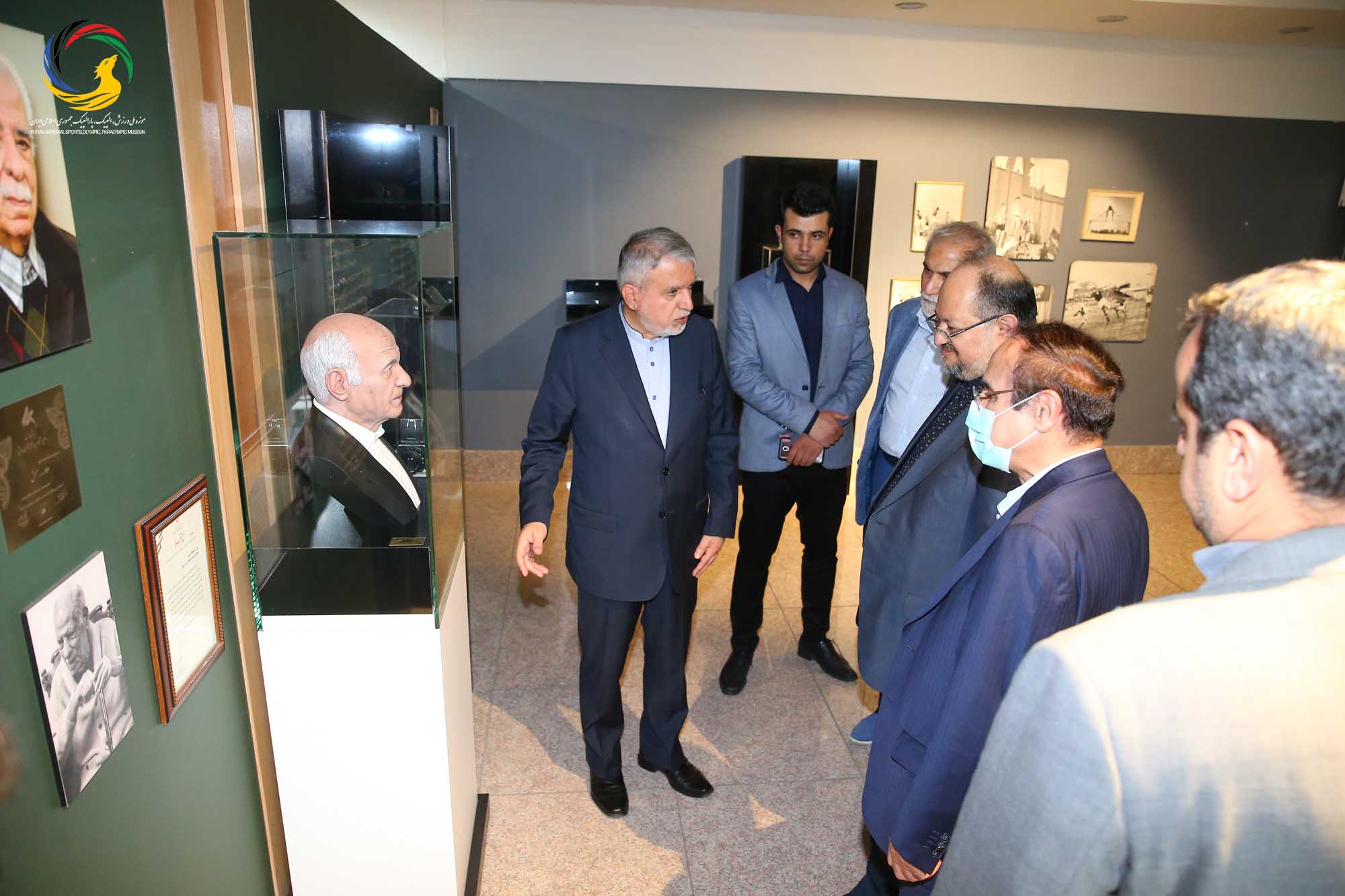 بازدید محمد شریعتمداری وزیر سابق تعاون، کار و رفاه اجتماعی از موزه ملی ورزش، المپیک، پارالمپیک