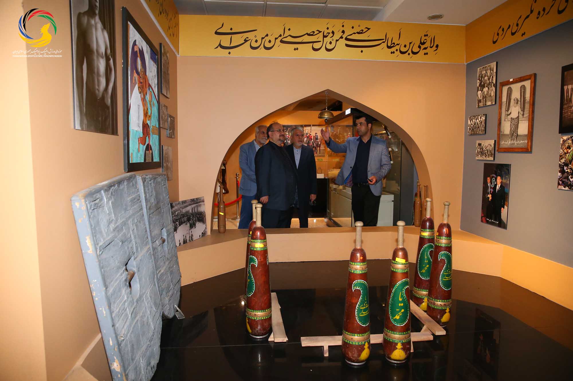 بازدید محمد شریعتمداری وزیر سابق تعاون، کار و رفاه اجتماعی از موزه ملی ورزش، المپیک، پارالمپیک